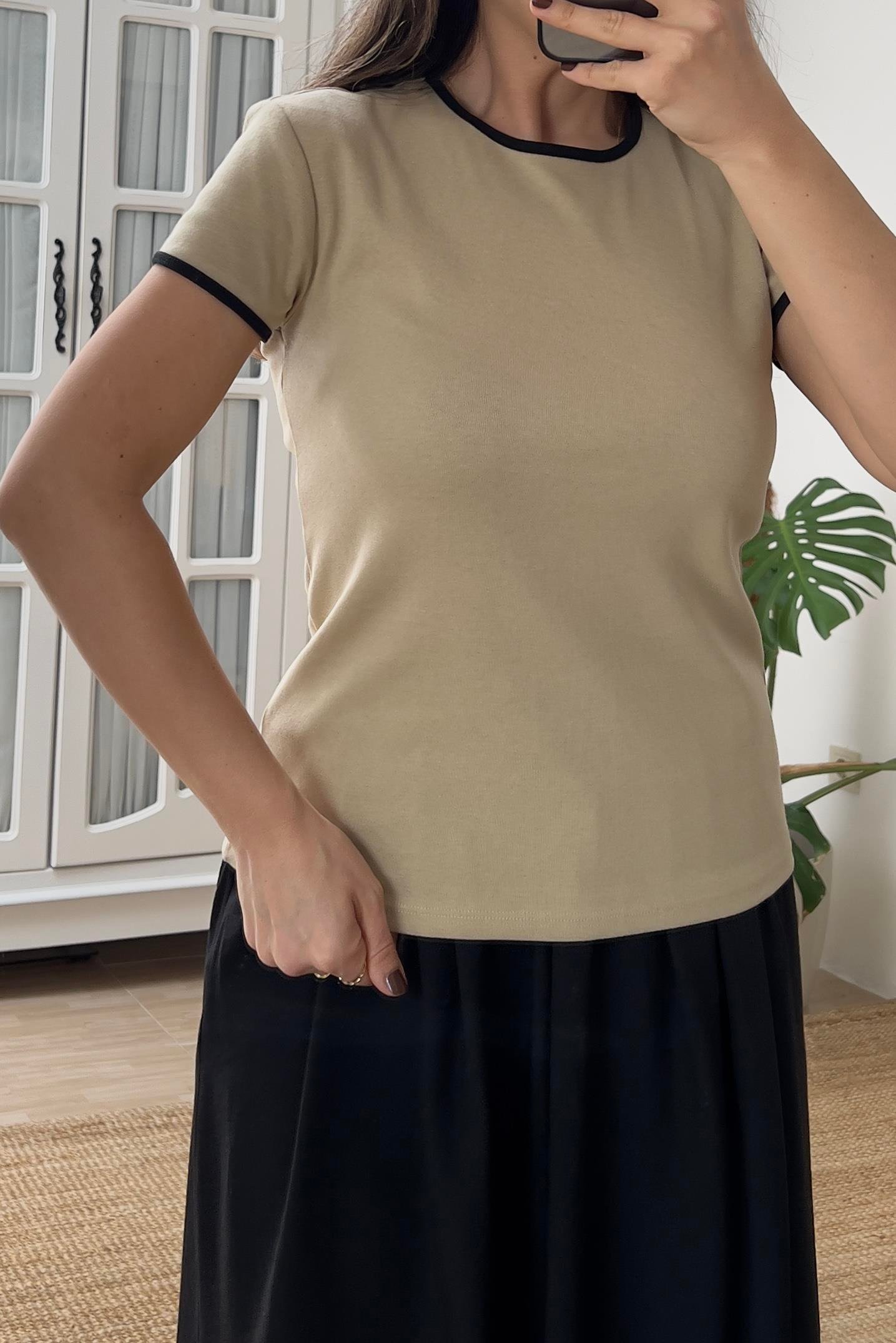 MD Bej Biye Detaylı Tshirt uygun fiyatlarda www.butikhola.com adresinde