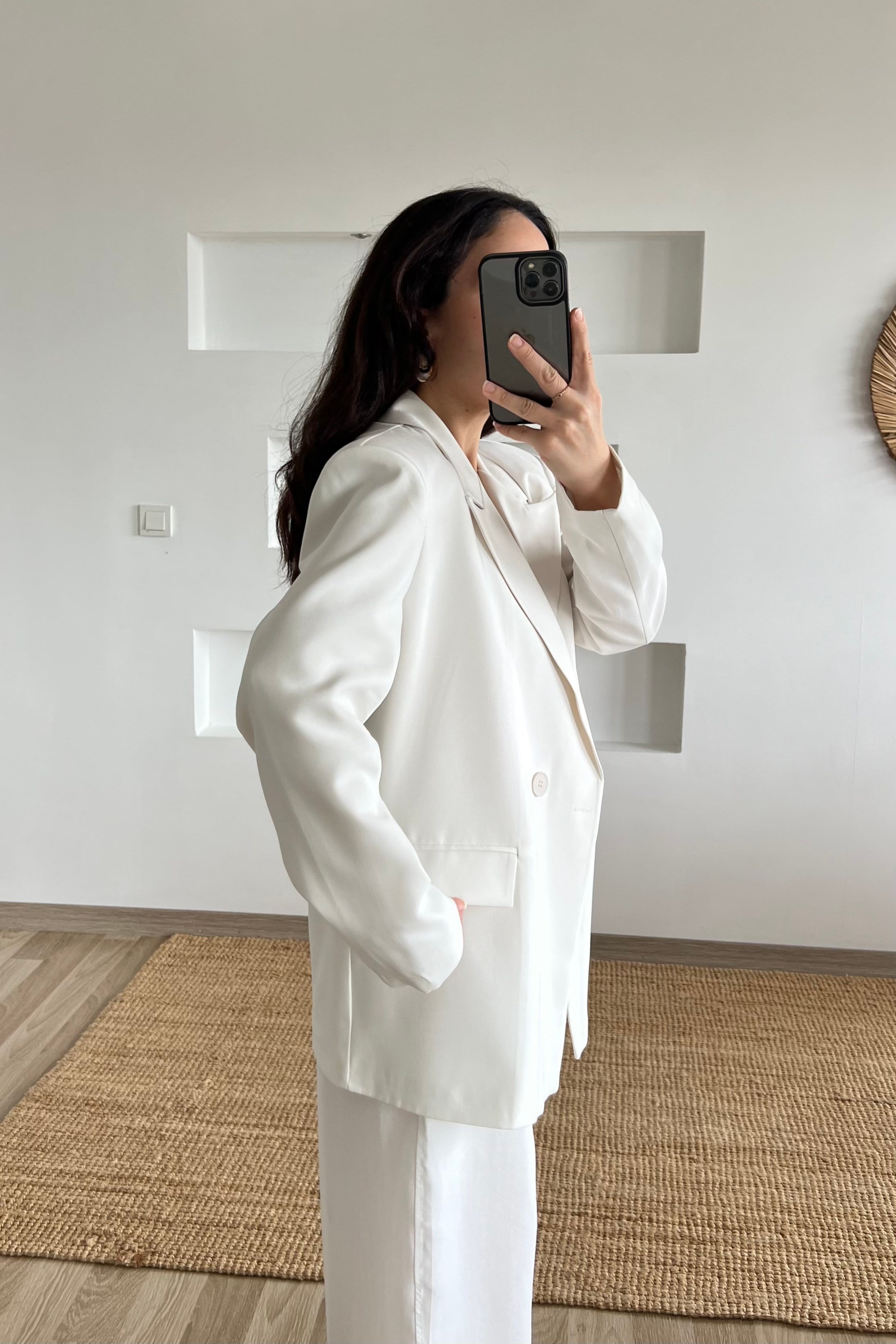 MD Beyaz Astarlı Oversize Tensel Ceket uygun fiyatlarda www.butikhola.com adresinde