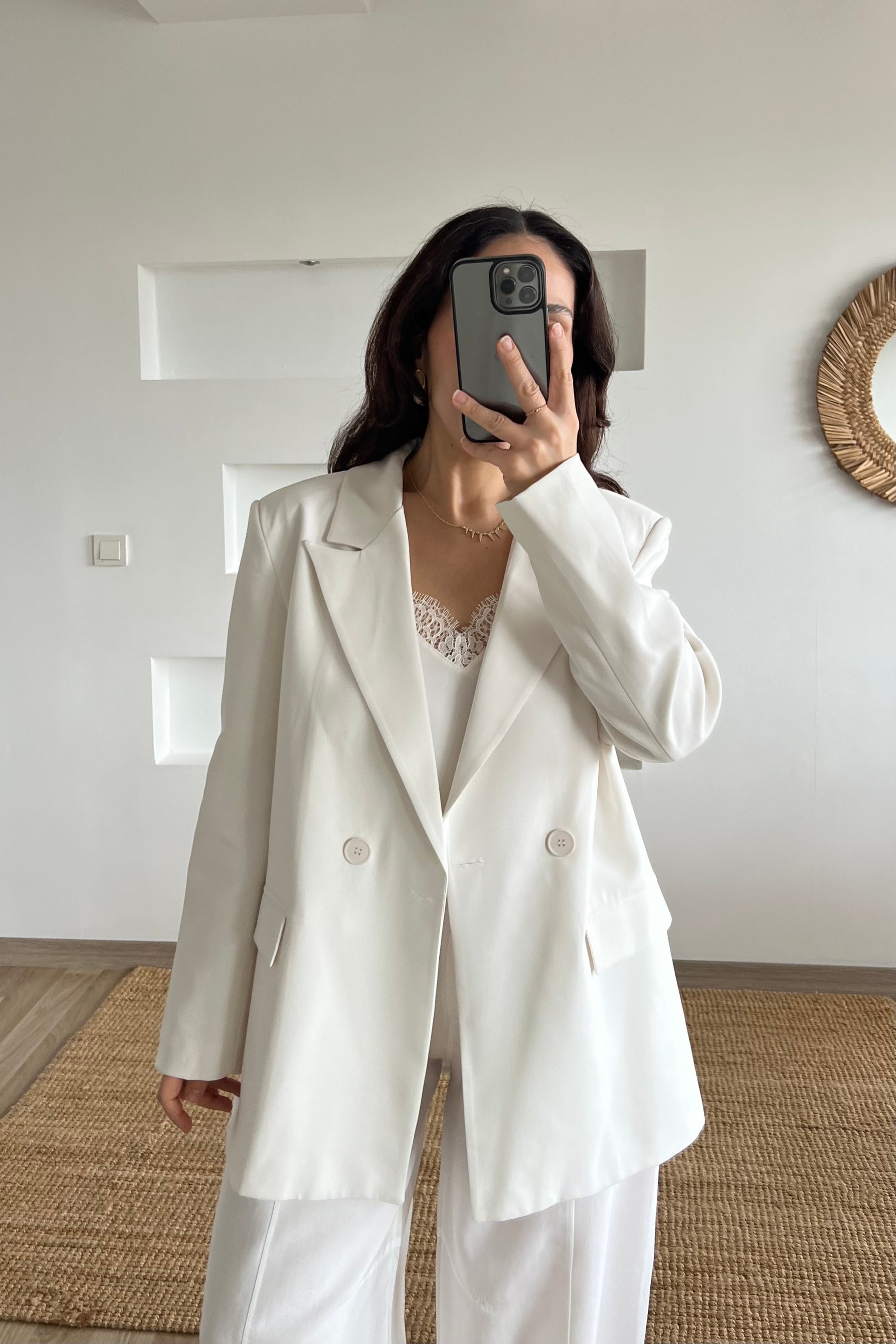 MD Beyaz Astarlı Oversize Tensel Ceket uygun fiyatlarda www.butikhola.com adresinde