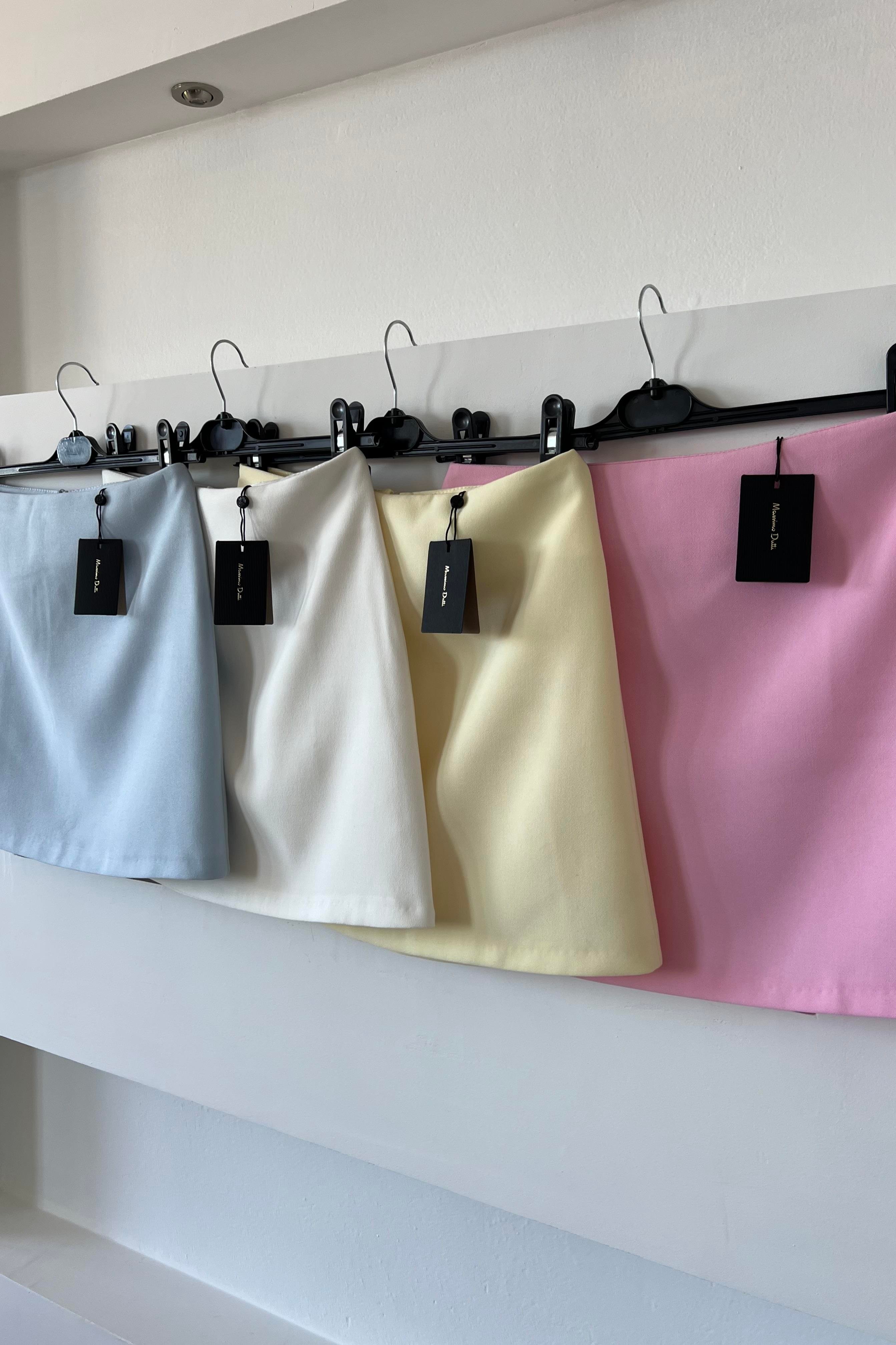MD Beyaz Mini Etek  uygun fiyatlarda www.butikhola.com adresinde