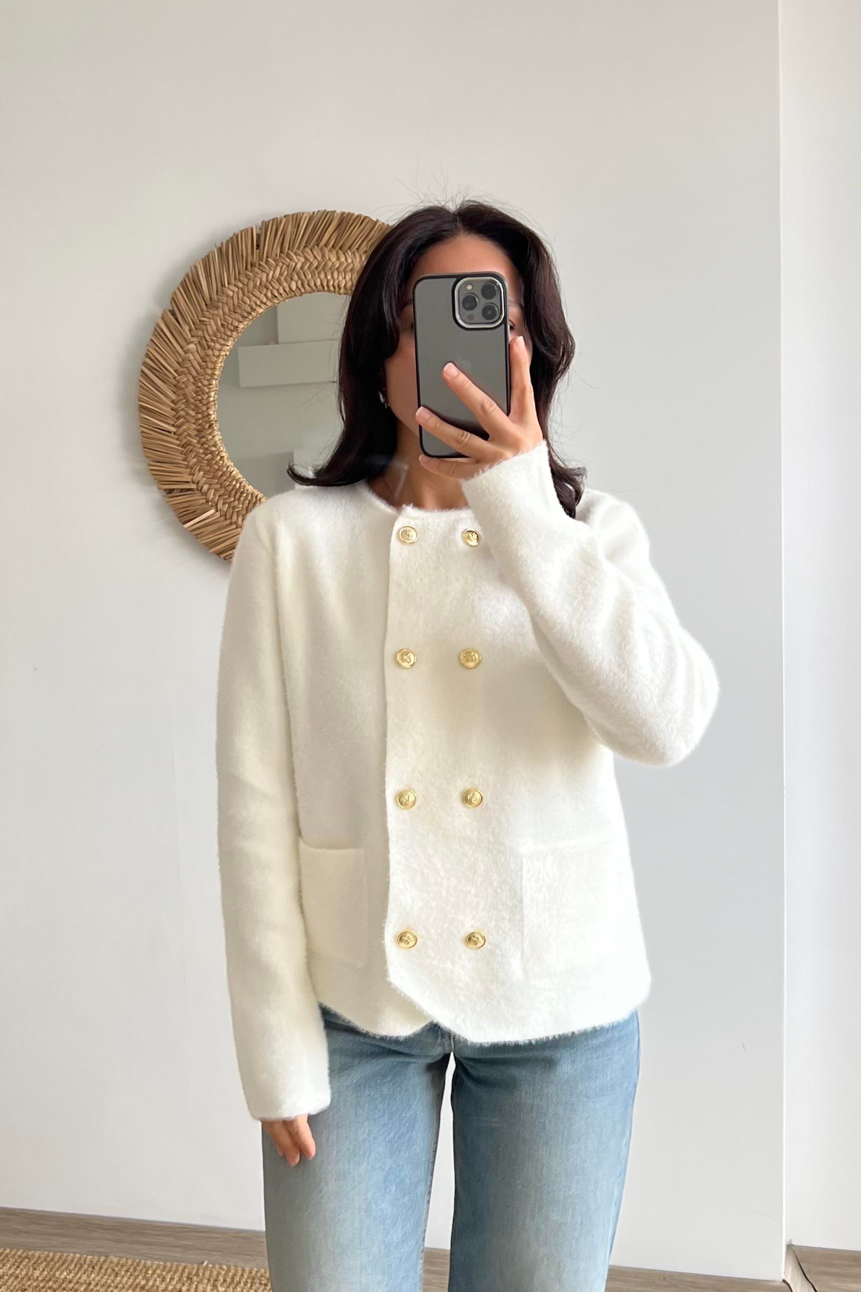 MD Ekru Kruvaze Gold Düğmeli Hırka uygun fiyatlarda www.butikhola.com adresinde