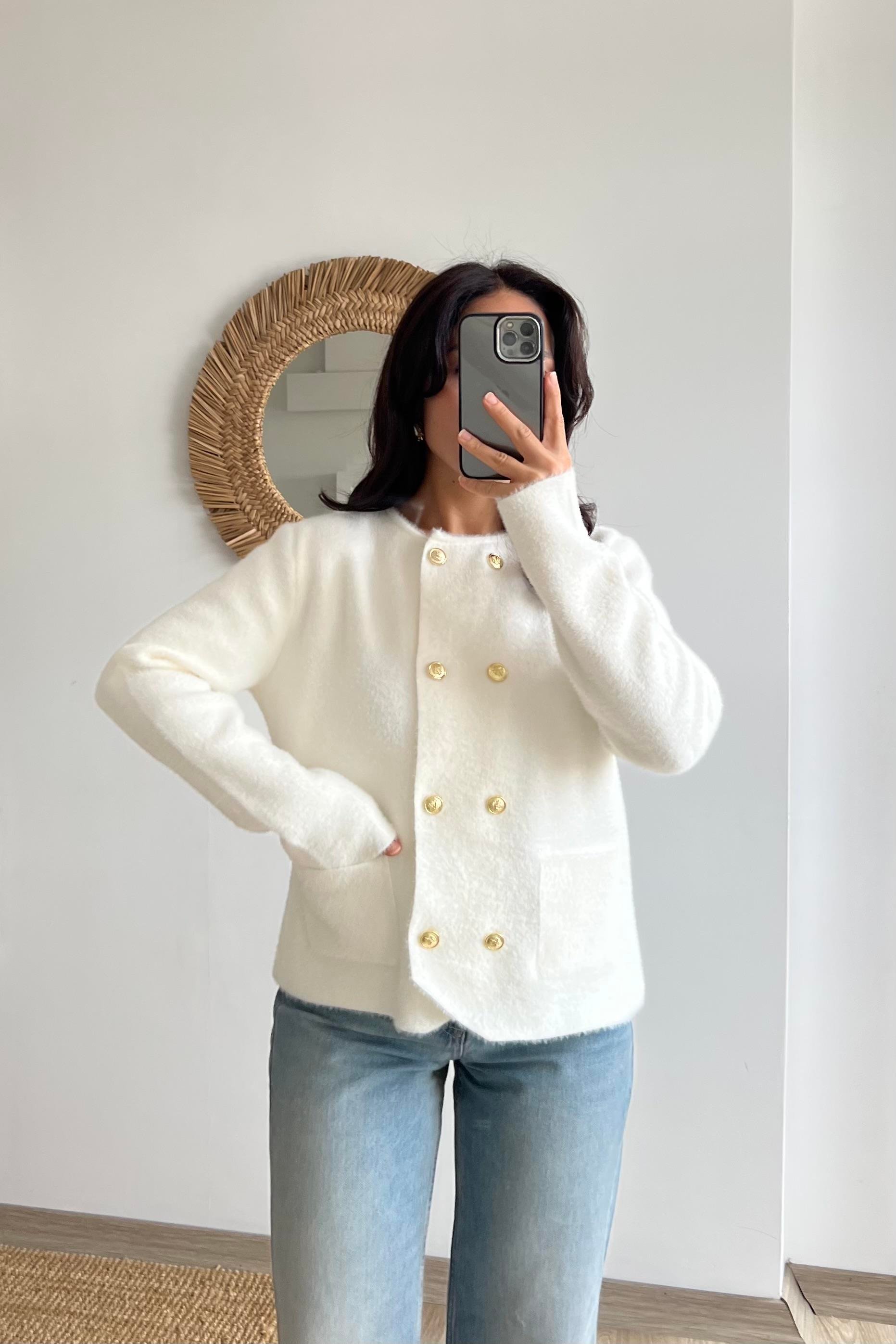 MD Ekru Kruvaze Gold Düğmeli Hırka uygun fiyatlarda www.butikhola.com adresinde
