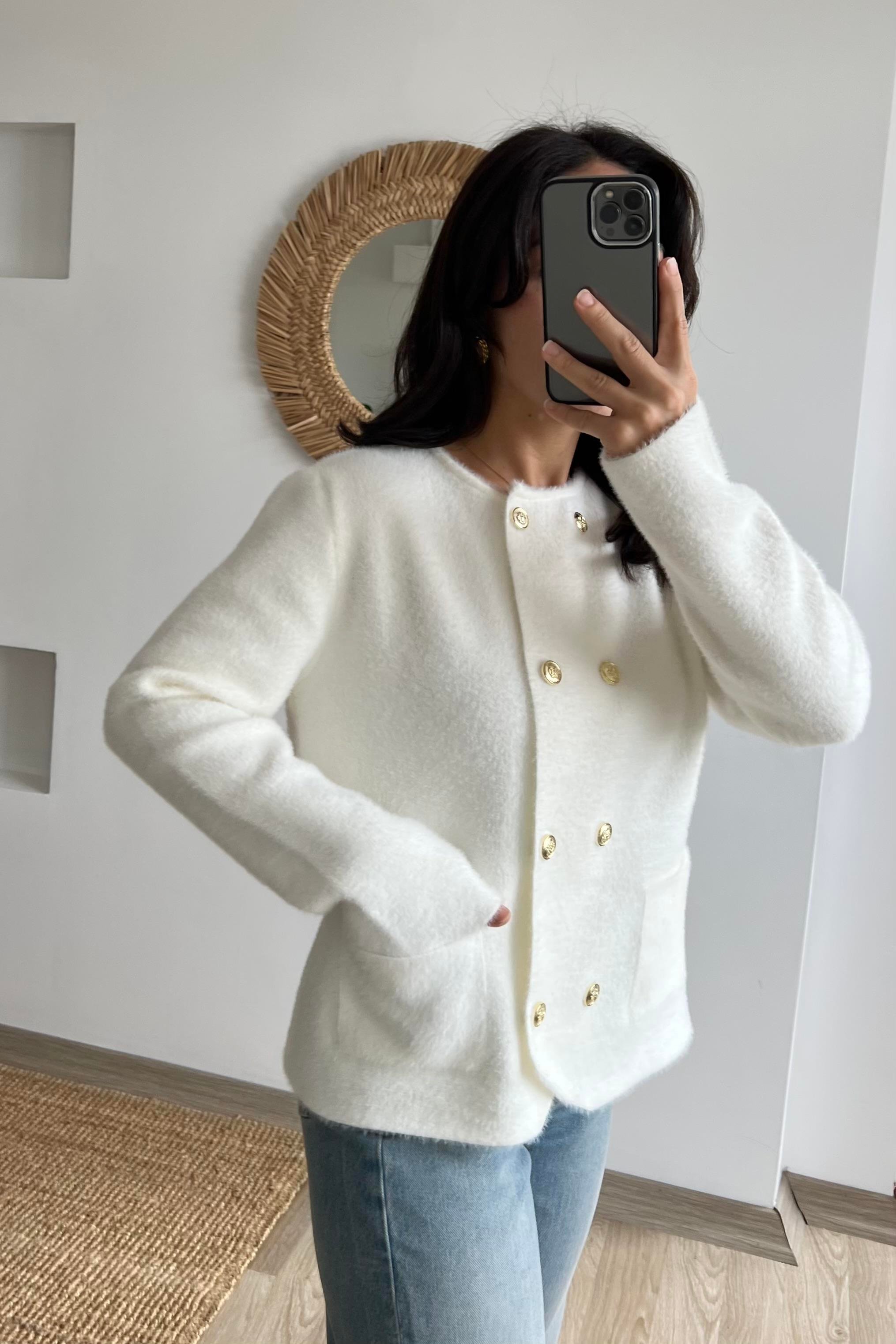 MD Ekru Kruvaze Gold Düğmeli Hırka uygun fiyatlarda www.butikhola.com adresinde