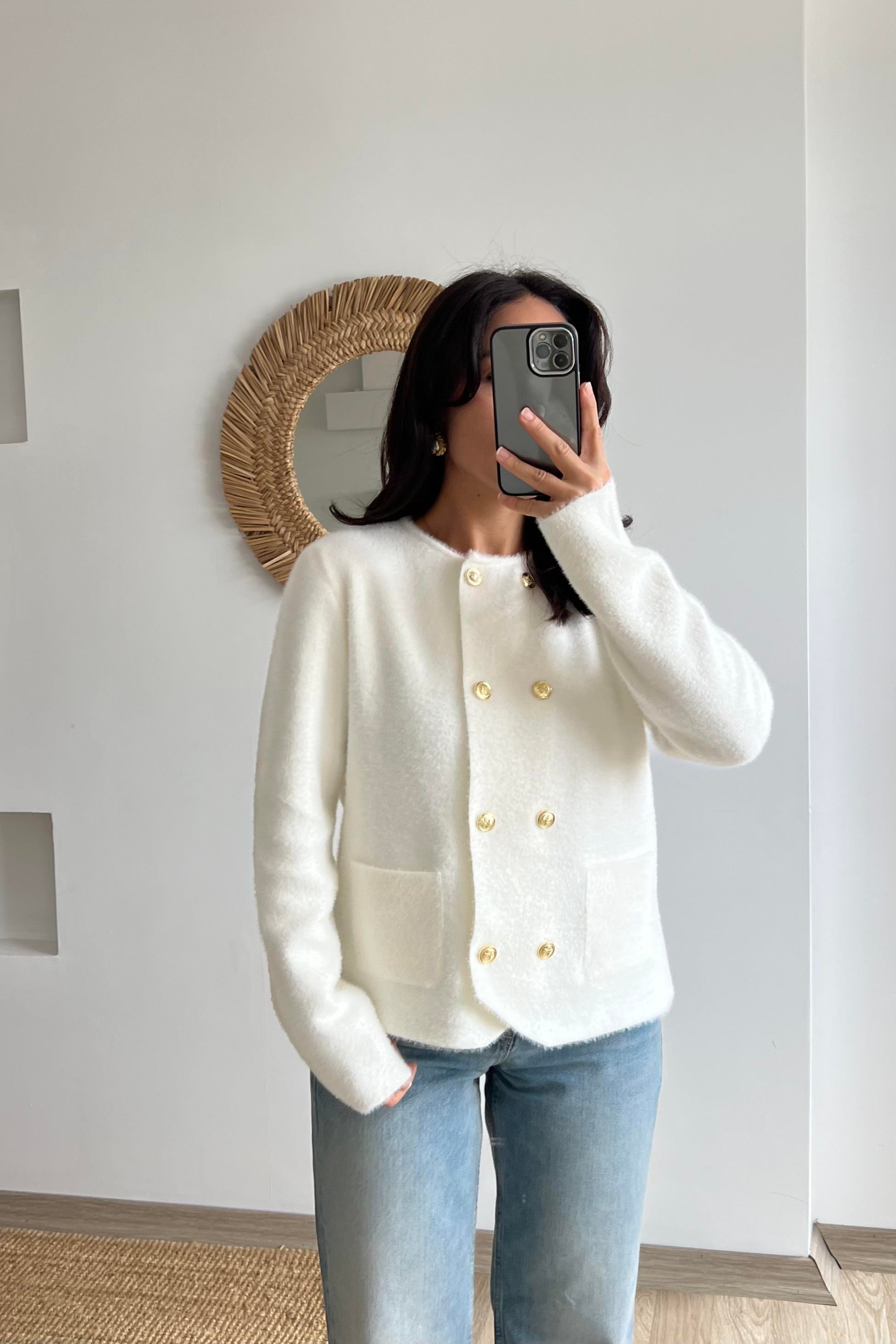 MD Ekru Kruvaze Gold Düğmeli Hırka uygun fiyatlarda www.butikhola.com adresinde