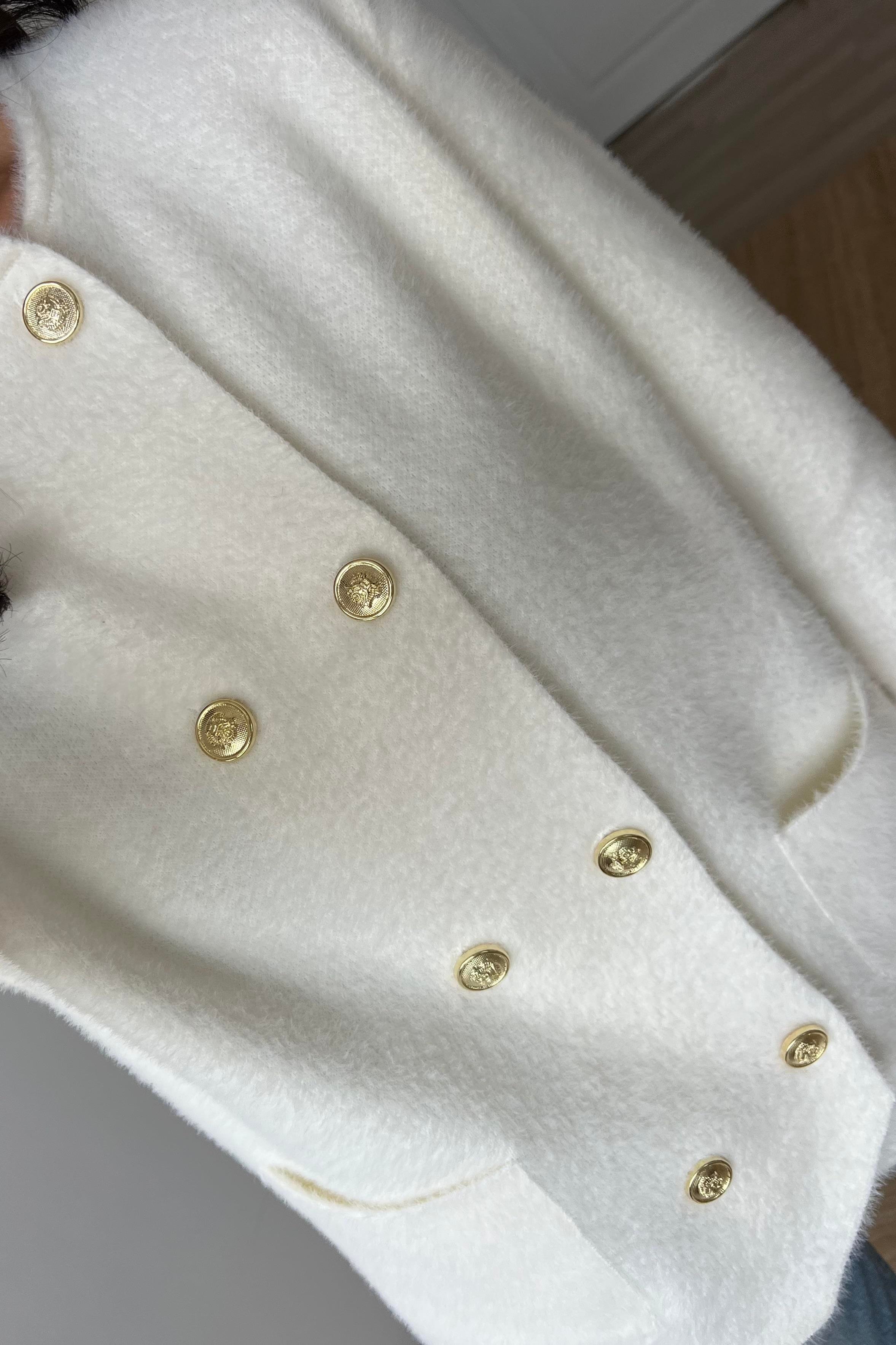 MD Ekru Kruvaze Gold Düğmeli Hırka uygun fiyatlarda www.butikhola.com adresinde