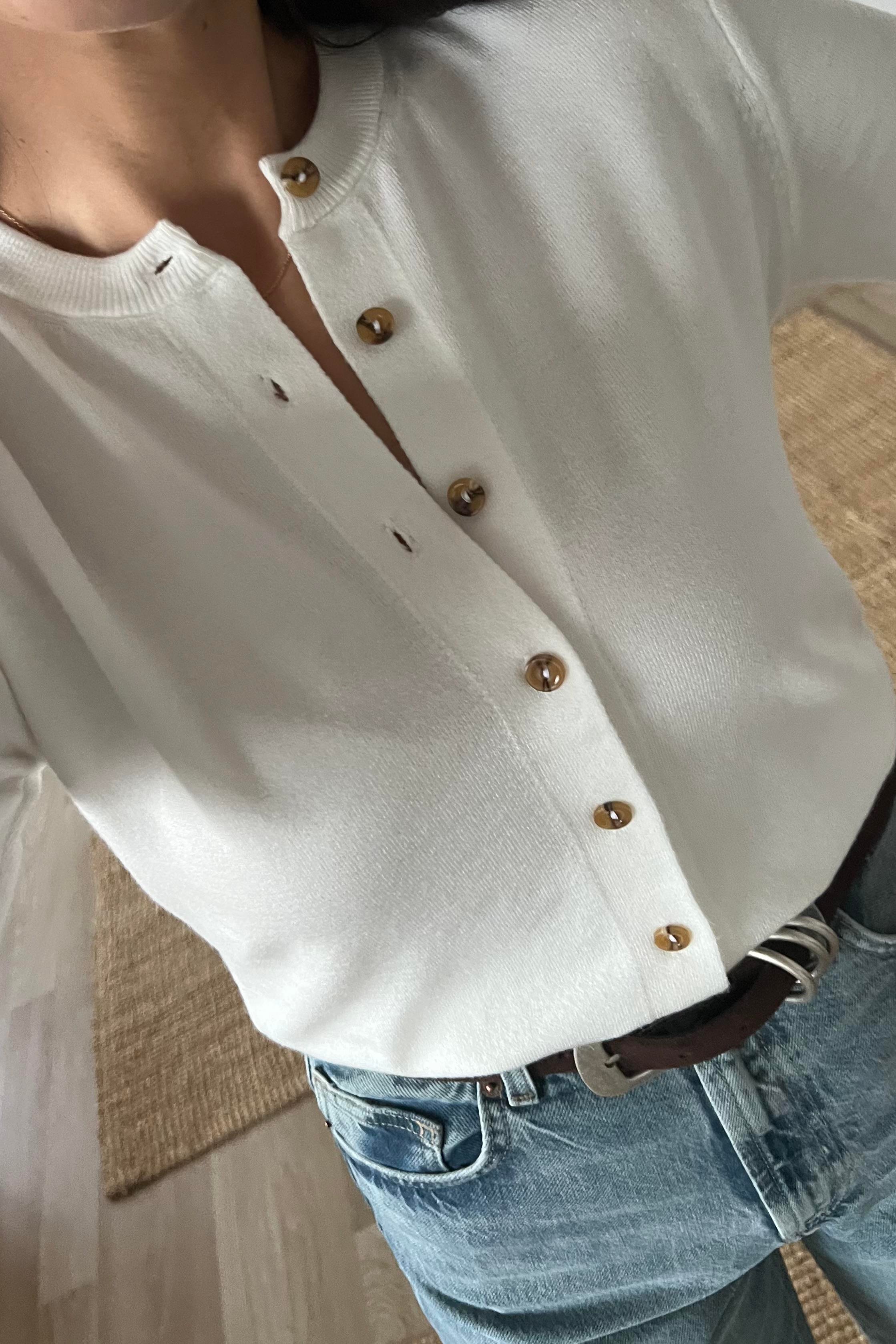Md Ekru Yumuşak Dokulu Hırka uygun fiyatlarda www.butikhola.com adresinde