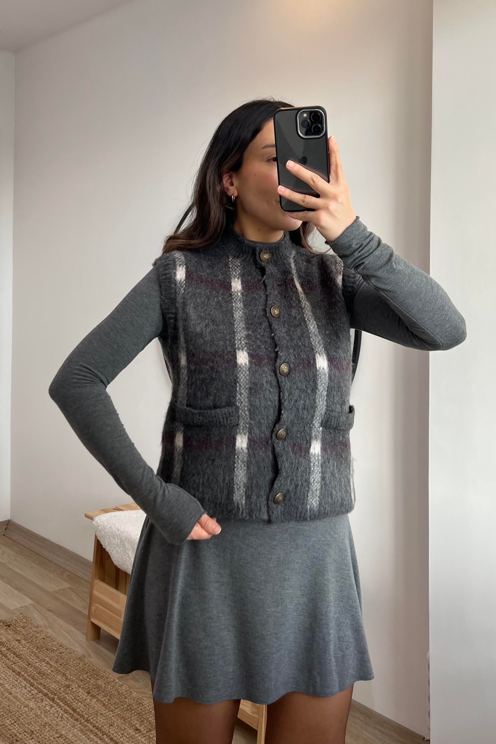 MD Gri Yumoş Yelek uygun fiyatlarda www.butikhola.com adresinde