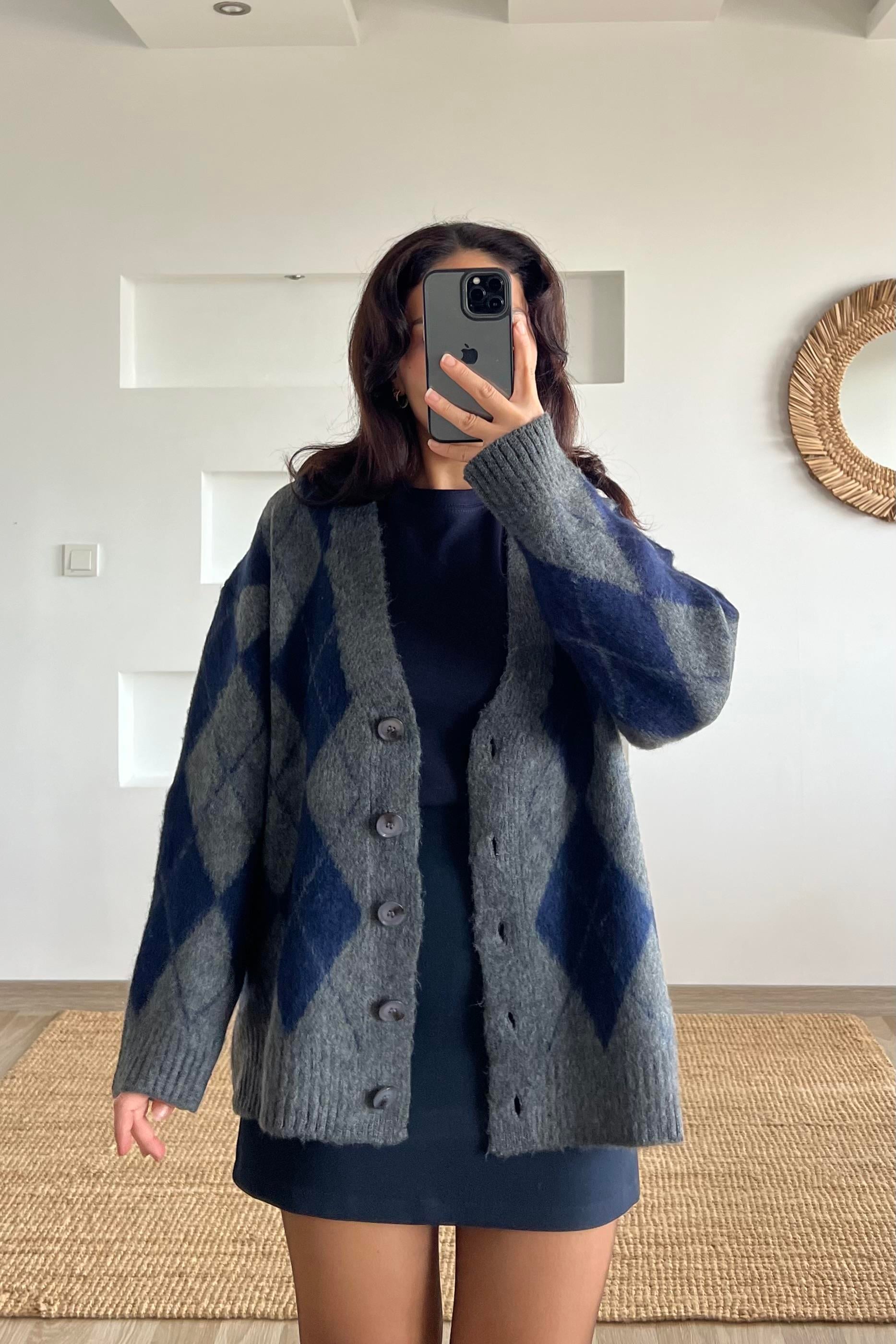 Md Lacivert Baklava Desenli Yün Hırka uygun fiyatlarda www.butikhola.com adresinde
