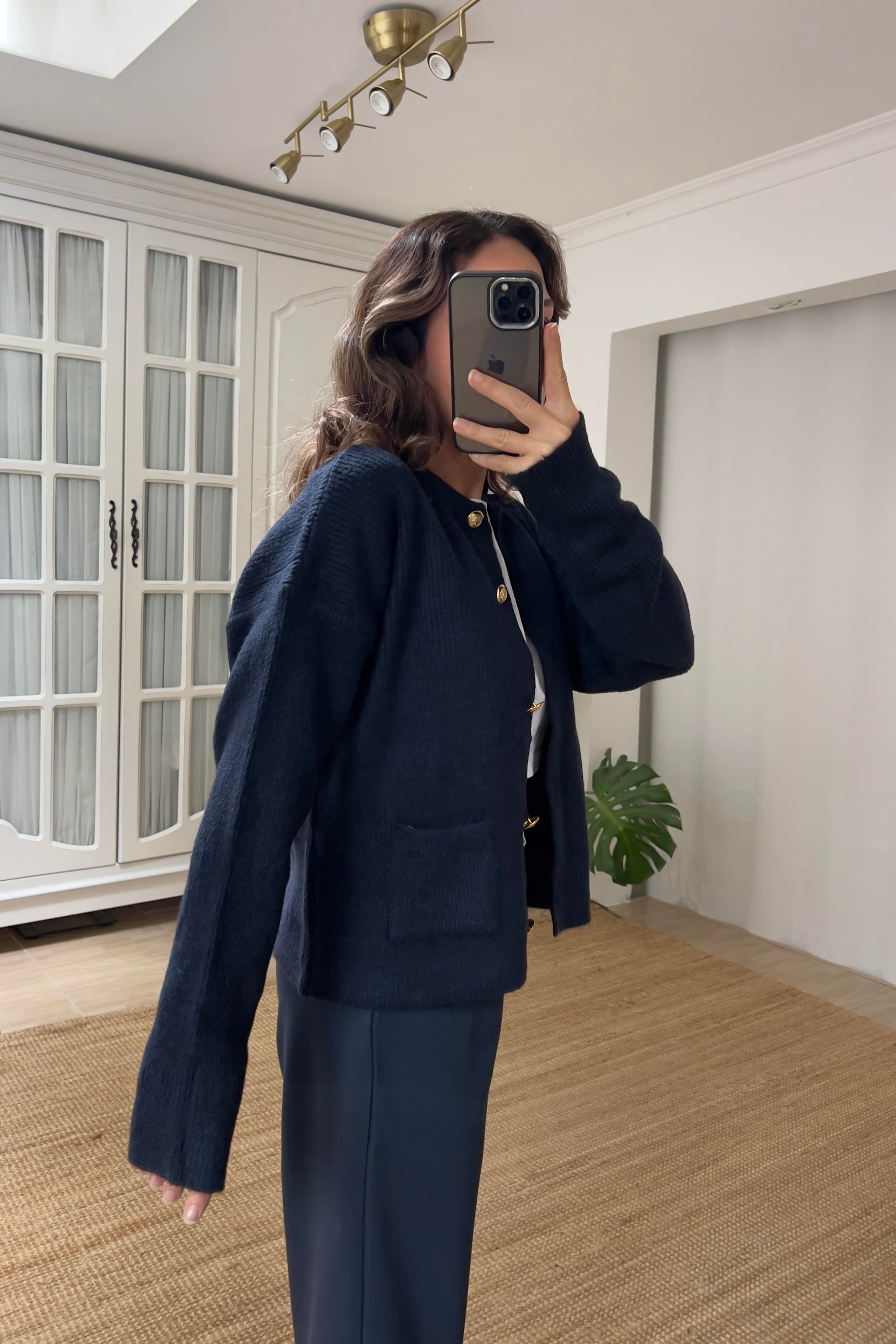 MD Lacivert Cepli Gold Düğmeli Yumoş Hırka  uygun fiyatlarda www.butikhola.com adresinde