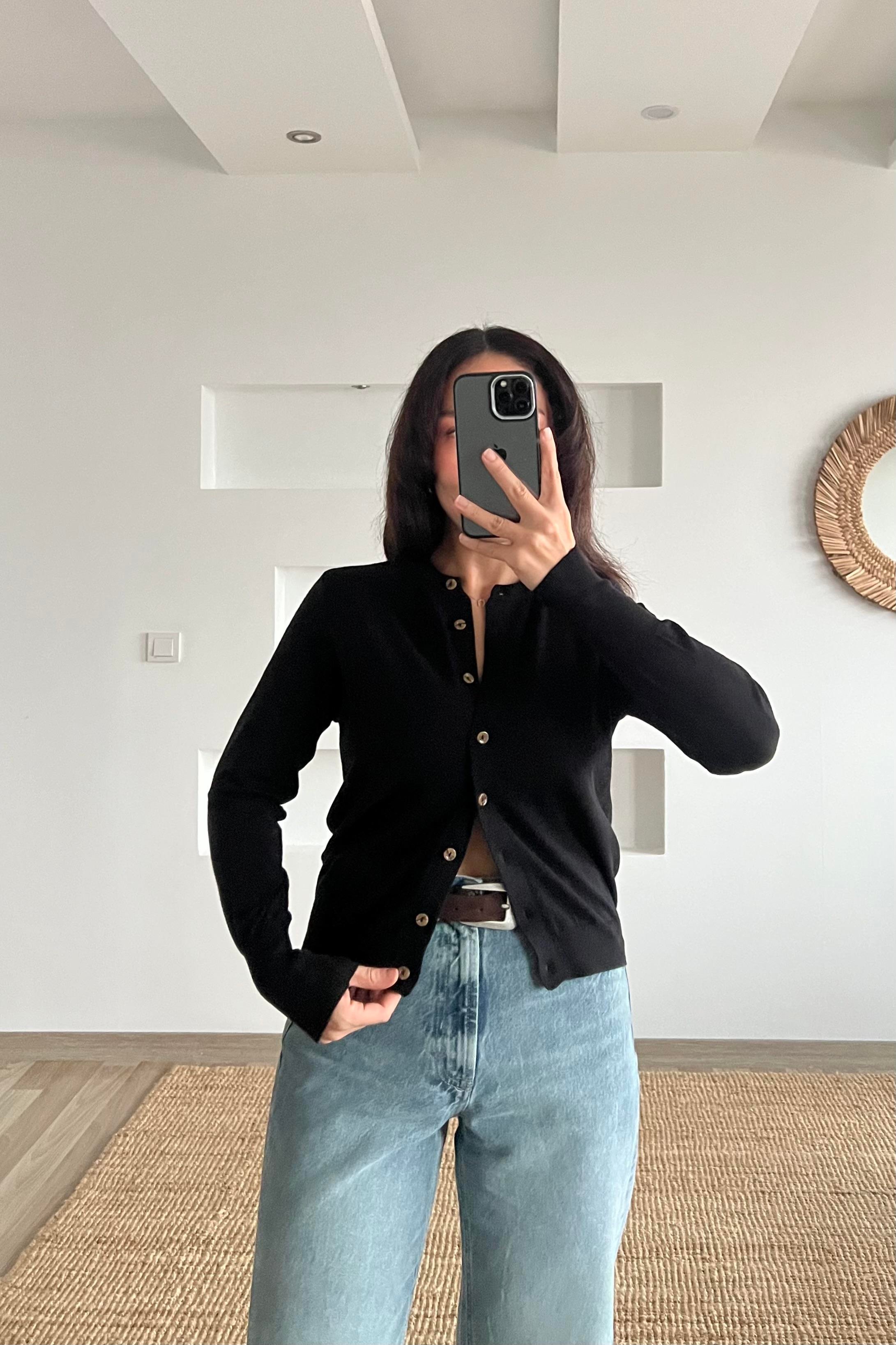 Md Siyah Yumuşak Dokulu Hırka uygun fiyatlarda www.butikhola.com adresinde