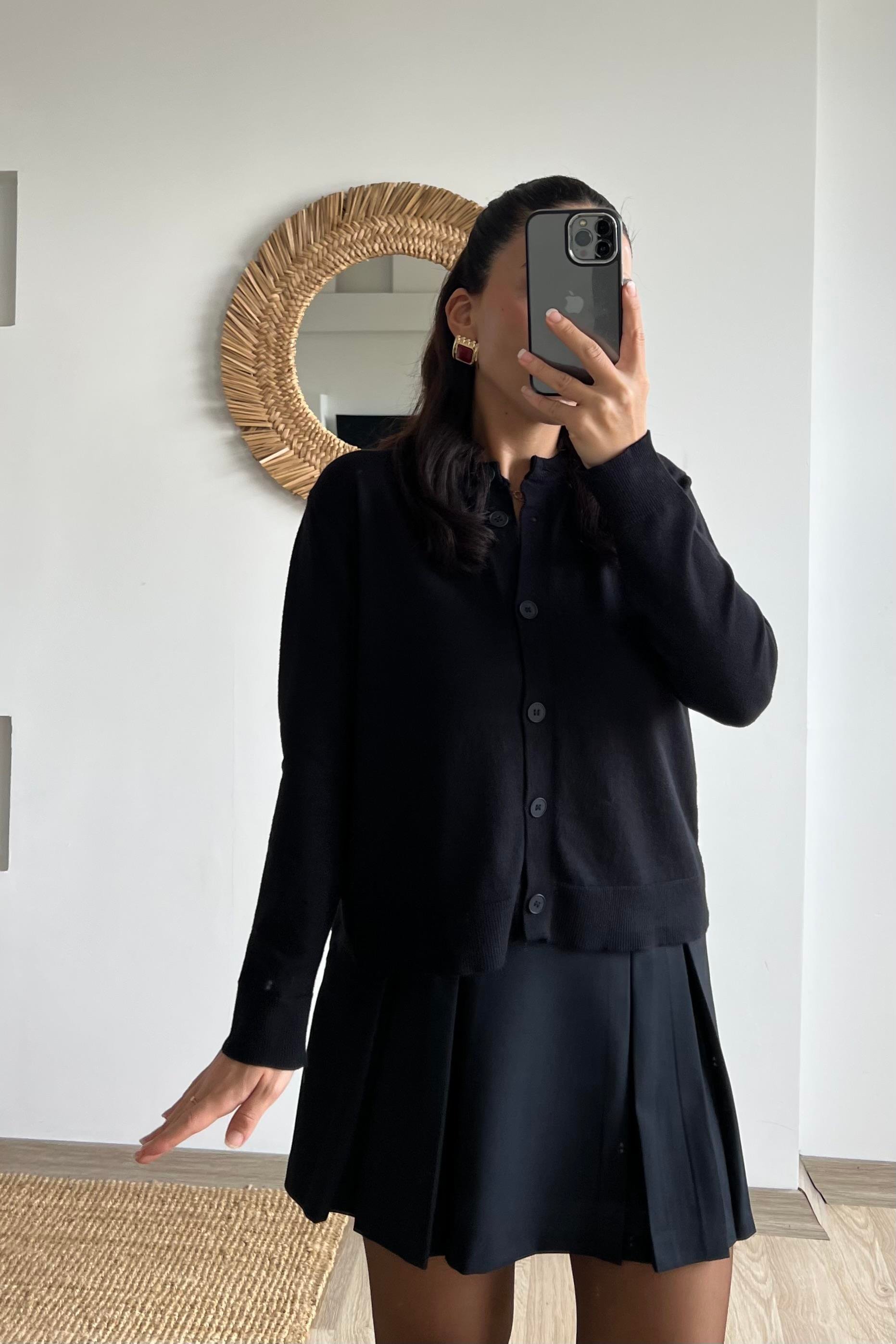 Md Siyah Yumuşak Dokulu Hırka  uygun fiyatlarda www.butikhola.com adresinde