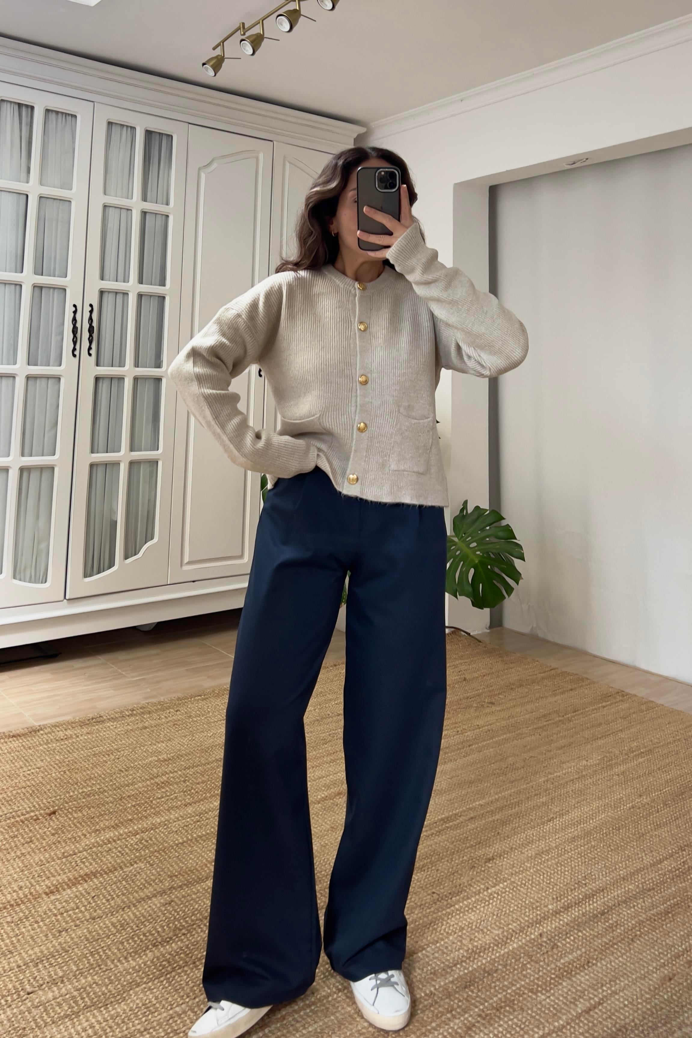 MD Taş Cepli Gold Düğmeli Yumoş Hırka  uygun fiyatlarda www.butikhola.com adresinde