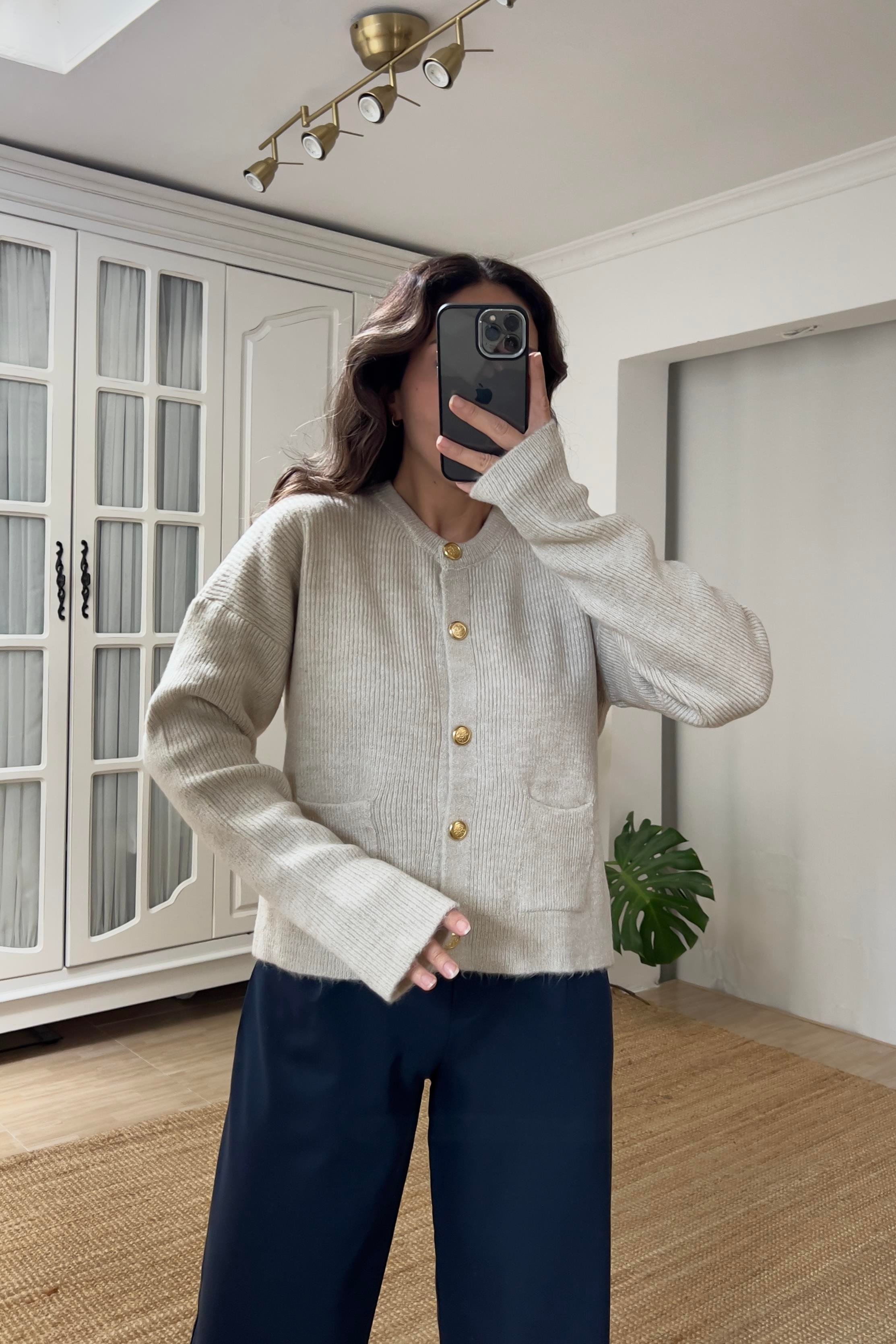 MD Taş Cepli Gold Düğmeli Yumoş Hırka  uygun fiyatlarda www.butikhola.com adresinde