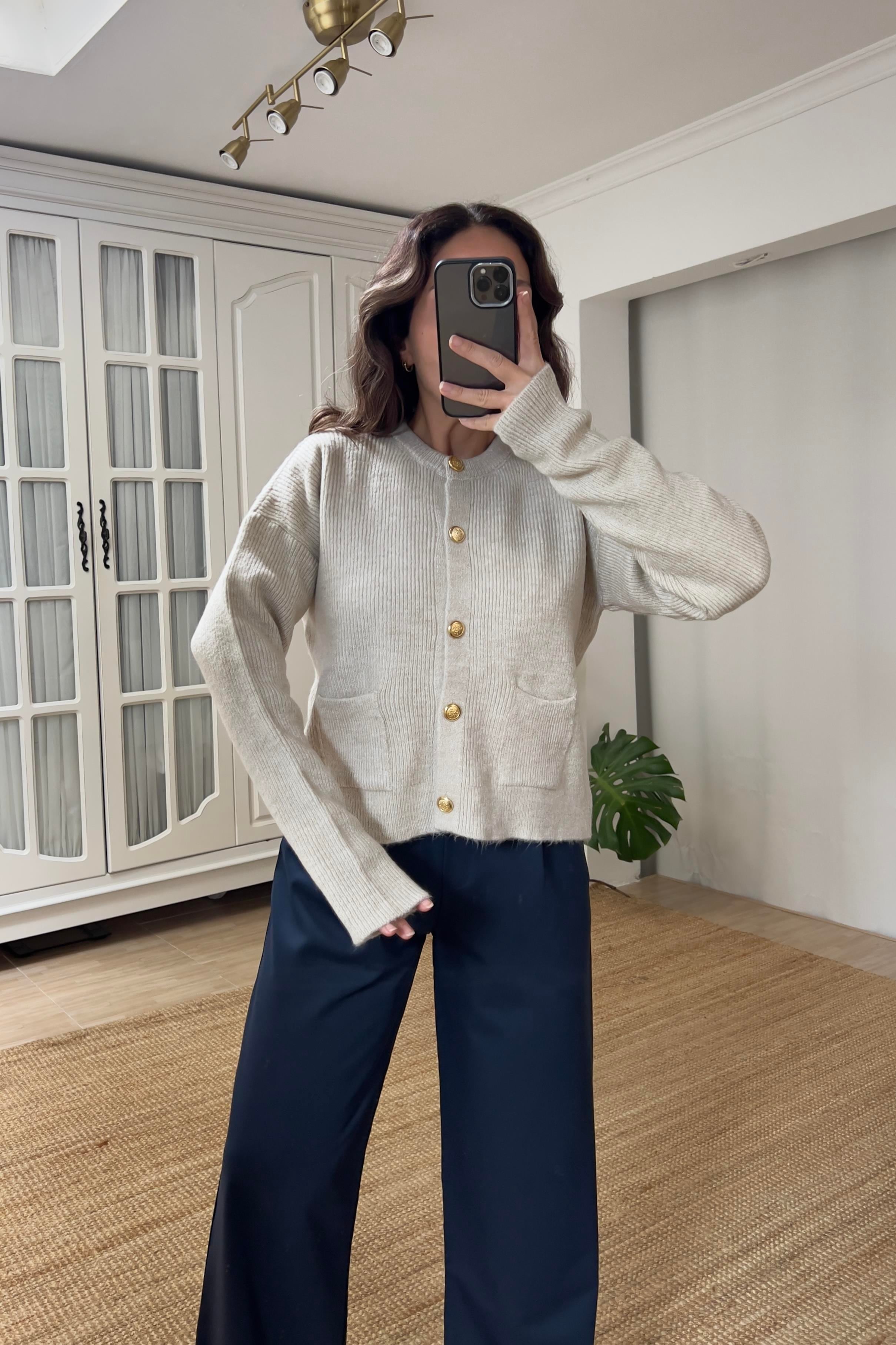 MD Taş Cepli Gold Düğmeli Yumoş Hırka  uygun fiyatlarda www.butikhola.com adresinde
