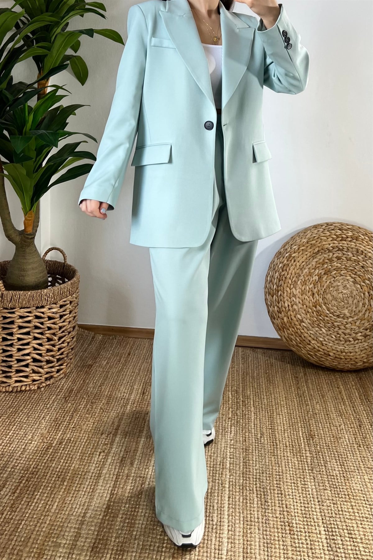 Mint Yeşili Cepli Oversize Blazer uygun fiyatlarda www.butikhola.com adresinde