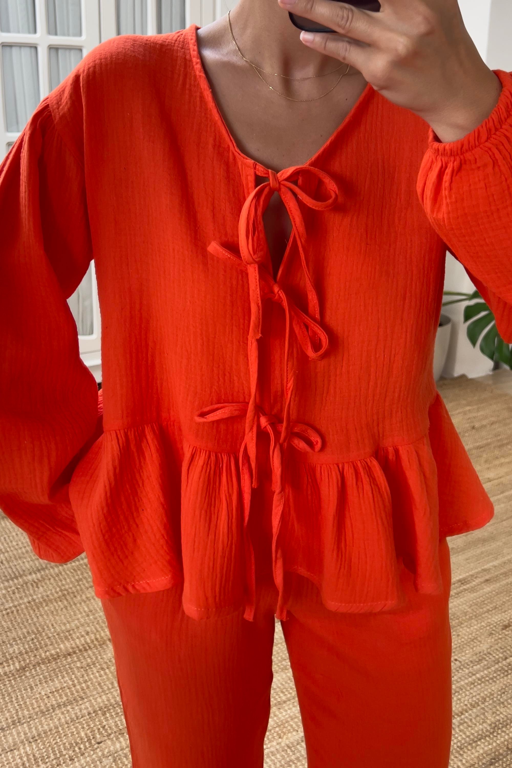 Nar Çiçeği Bağlama Detaylı Müslin Bluz uygun fiyatlarda www.butikhola.com adresinde