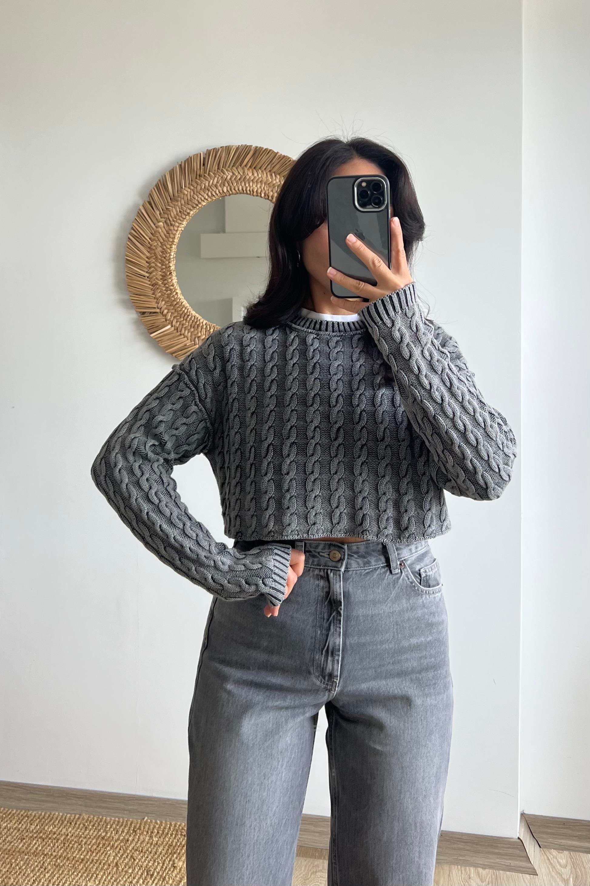Orj Marka Gri Yıkamalı Saç Örgülü Crop Triko uygun fiyatlarda www.butikhola.com adresinde