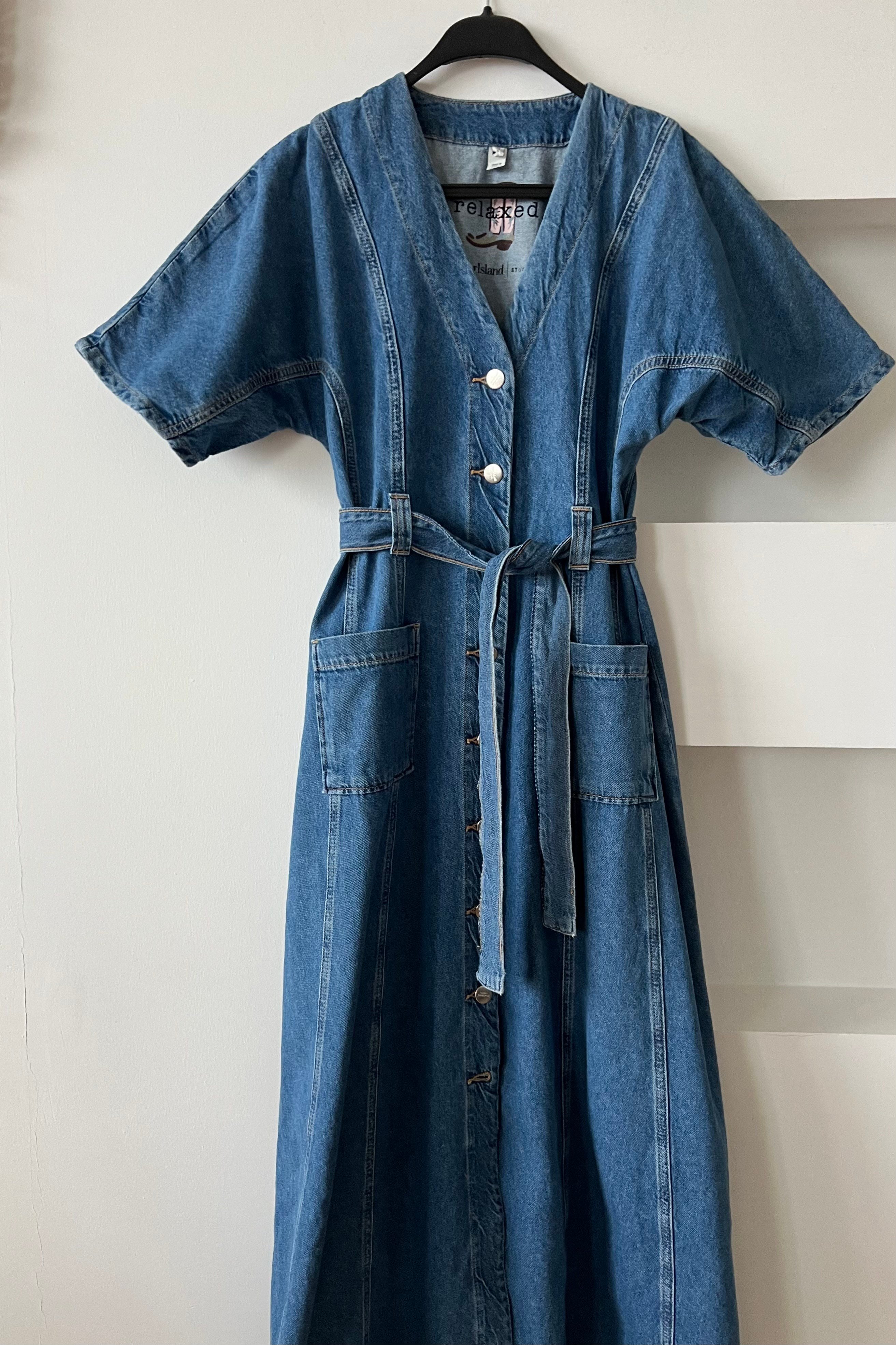 Orjinal Marka Önü Düğmeli Kot Elbise uygun fiyatlarda www.butikhola.com adresinde