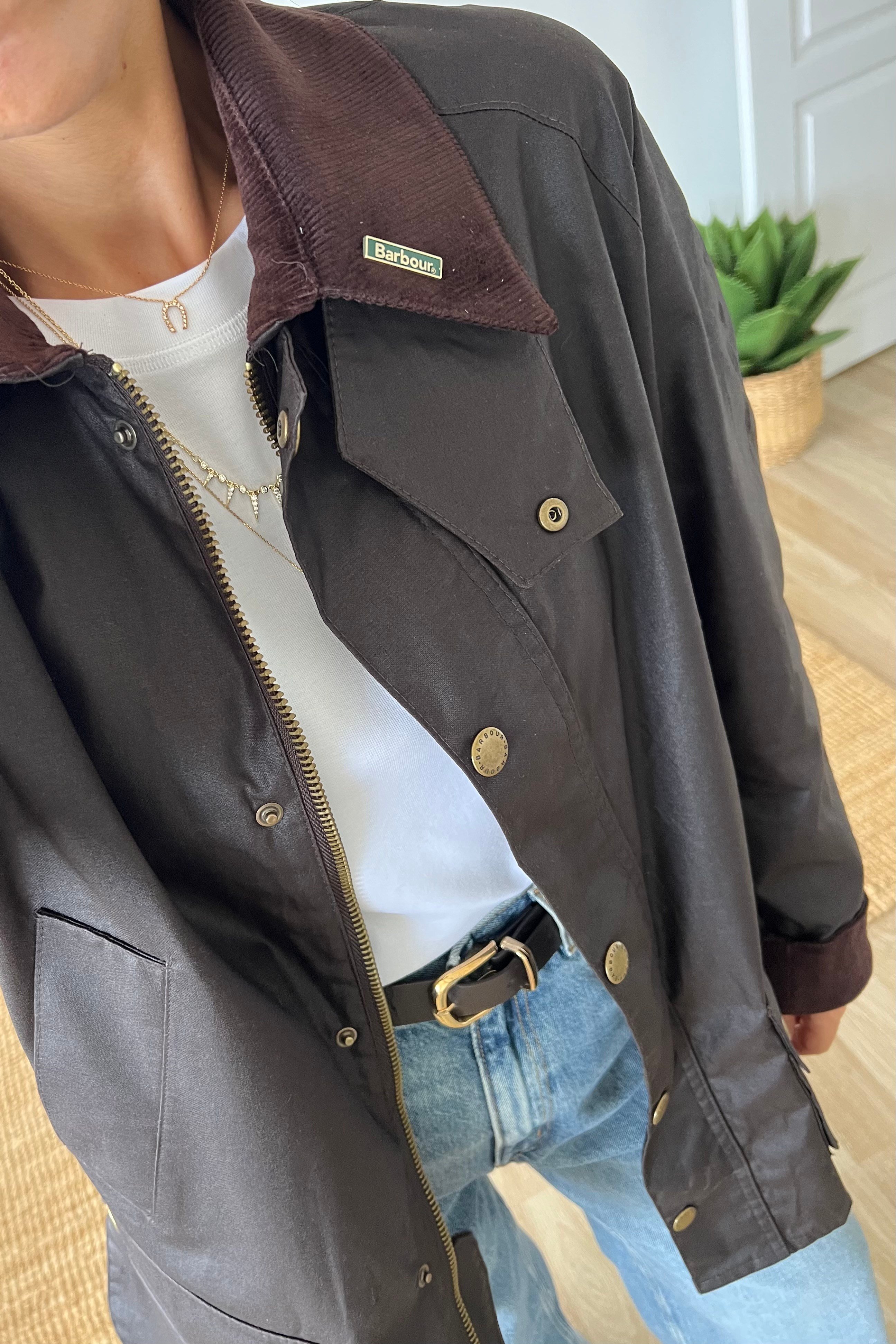 Orjinal Model Kahverengi Yağlı Doku Kadife Yaka Ceket uygun fiyatlarda www.butikhola.com adresinde