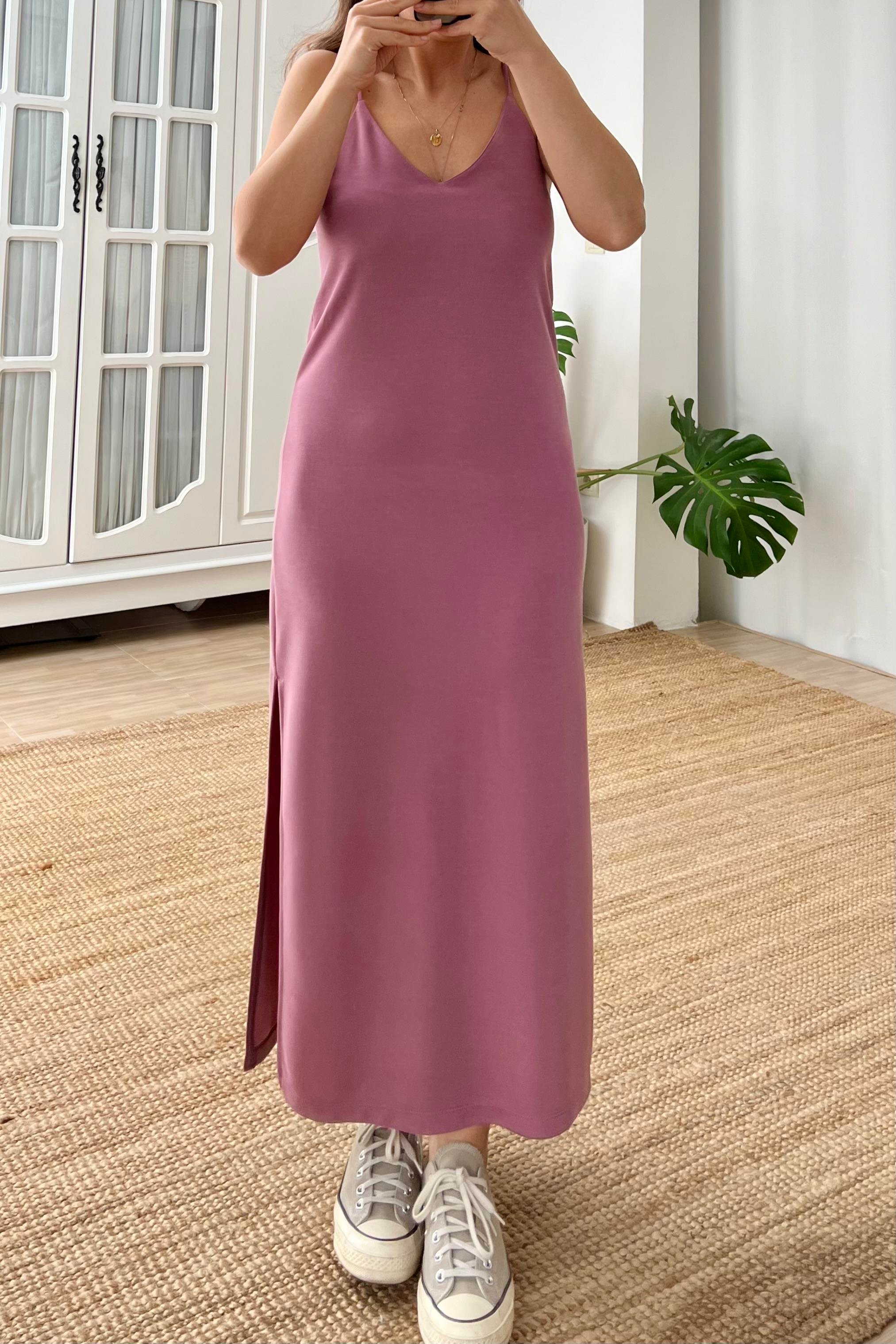 Pembe Yırtmaç Detaylı Modal Elbise  uygun fiyatlarda www.butikhola.com adresinde