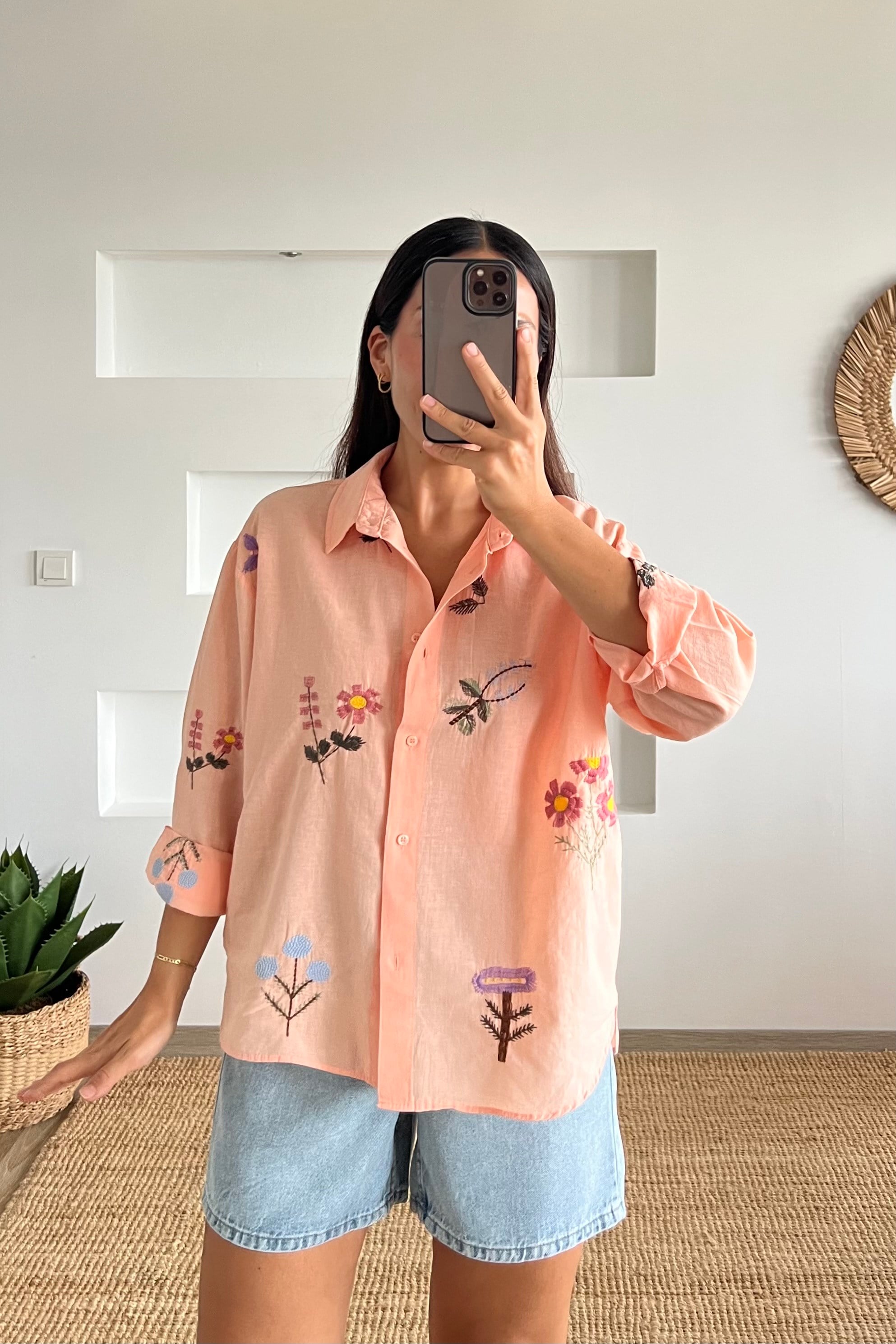 Pudra Nakış İşlemeli Tasarım Gömlek uygun fiyatlarda www.butikhola.com adresinde