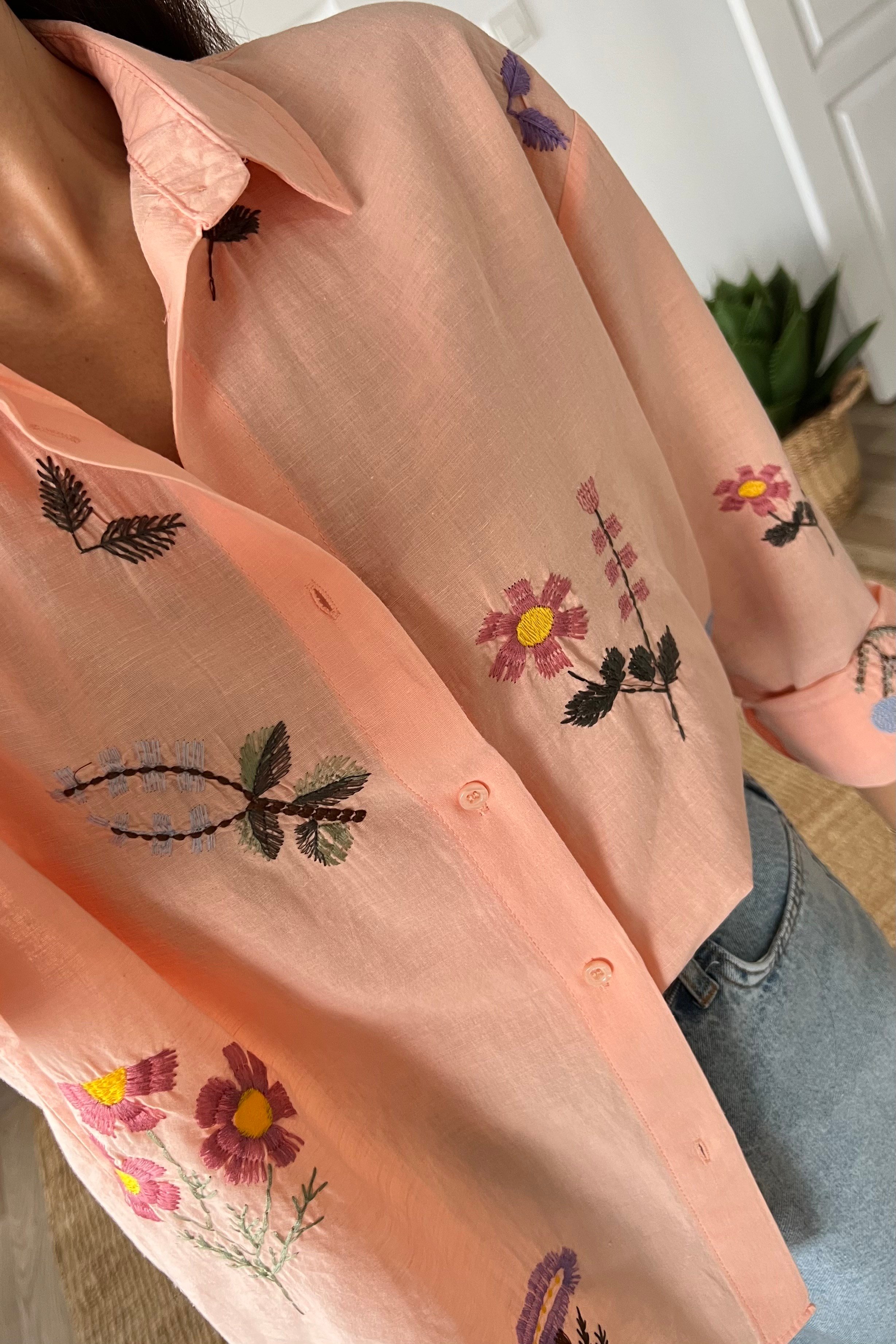 Pudra Nakış İşlemeli Tasarım Gömlek uygun fiyatlarda www.butikhola.com adresinde