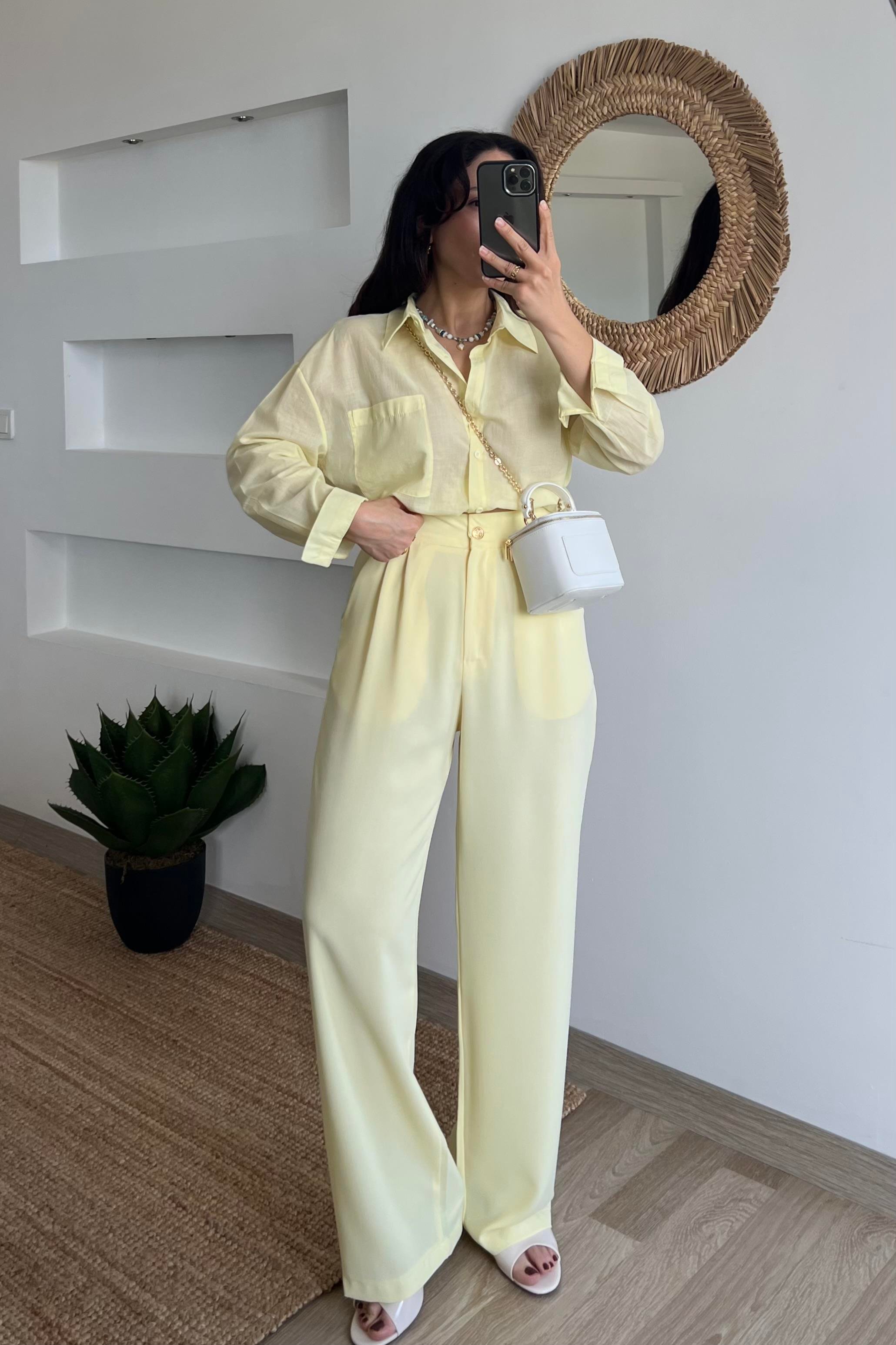 Sarı Gold Düğmeli Pantolon uygun fiyatlarda www.butikhola.com adresinde
