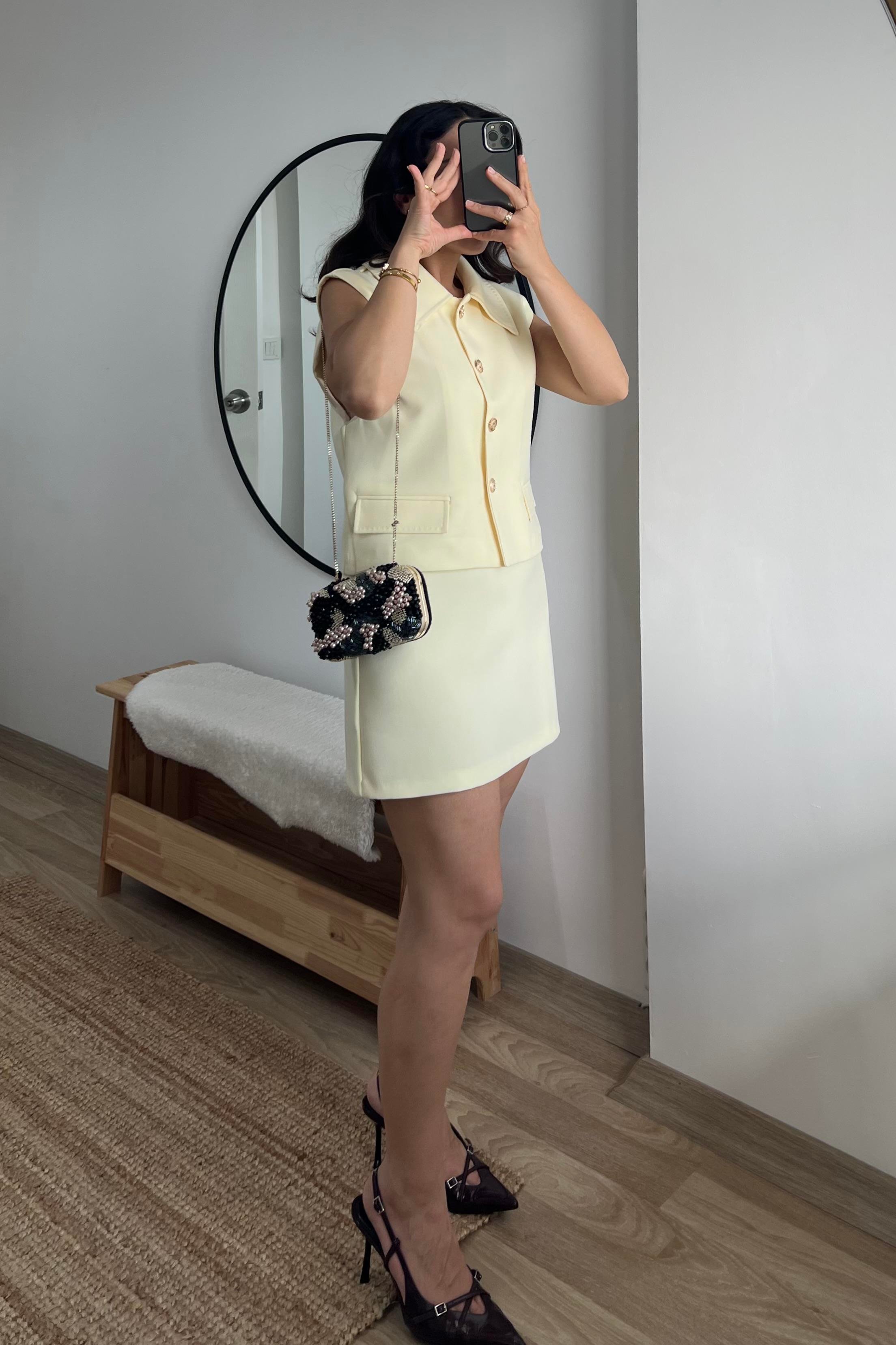 Sarı Gold Düğmeli Yelek uygun fiyatlarda www.butikhola.com adresinde