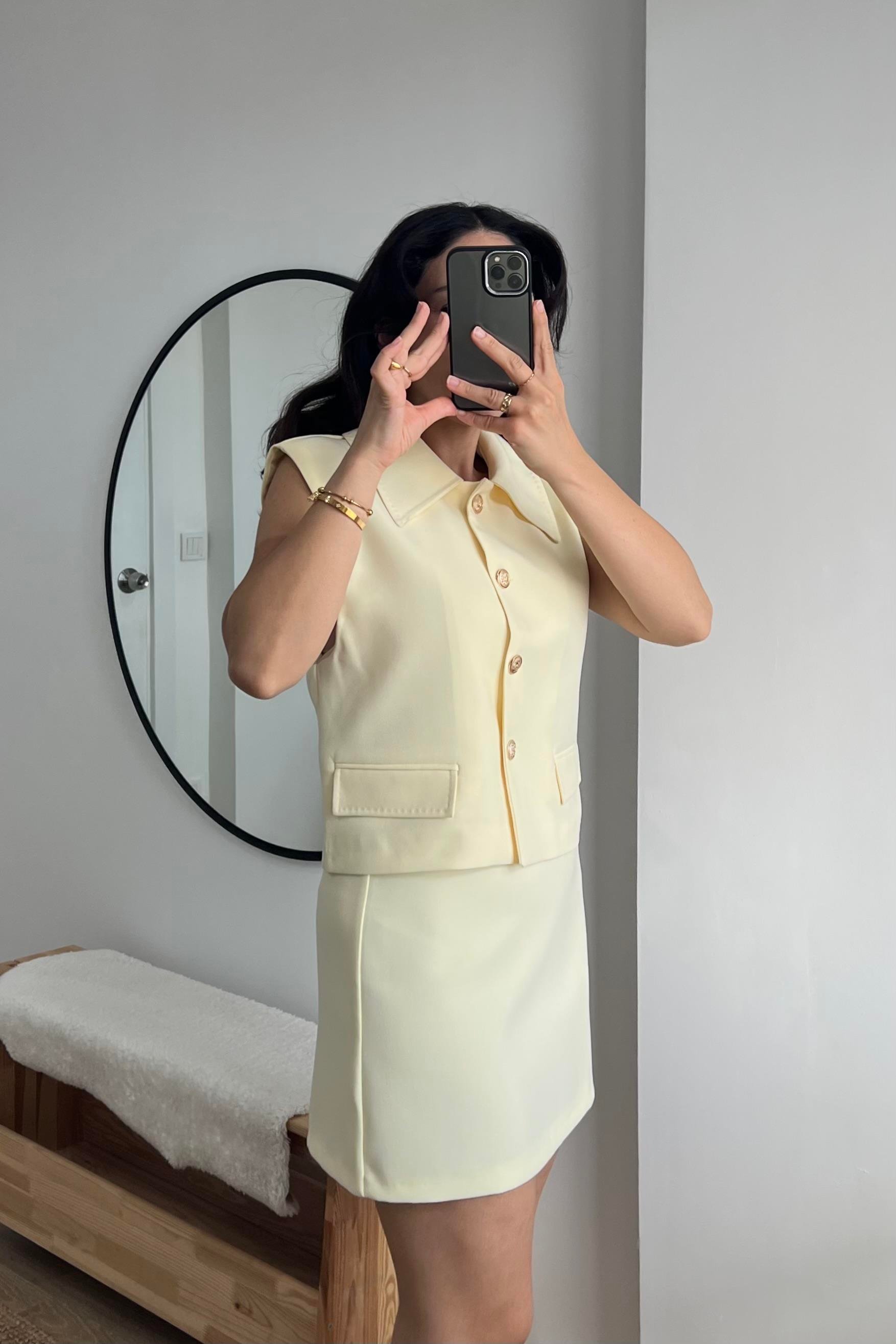 Sarı Gold Düğmeli Yelek uygun fiyatlarda www.butikhola.com adresinde