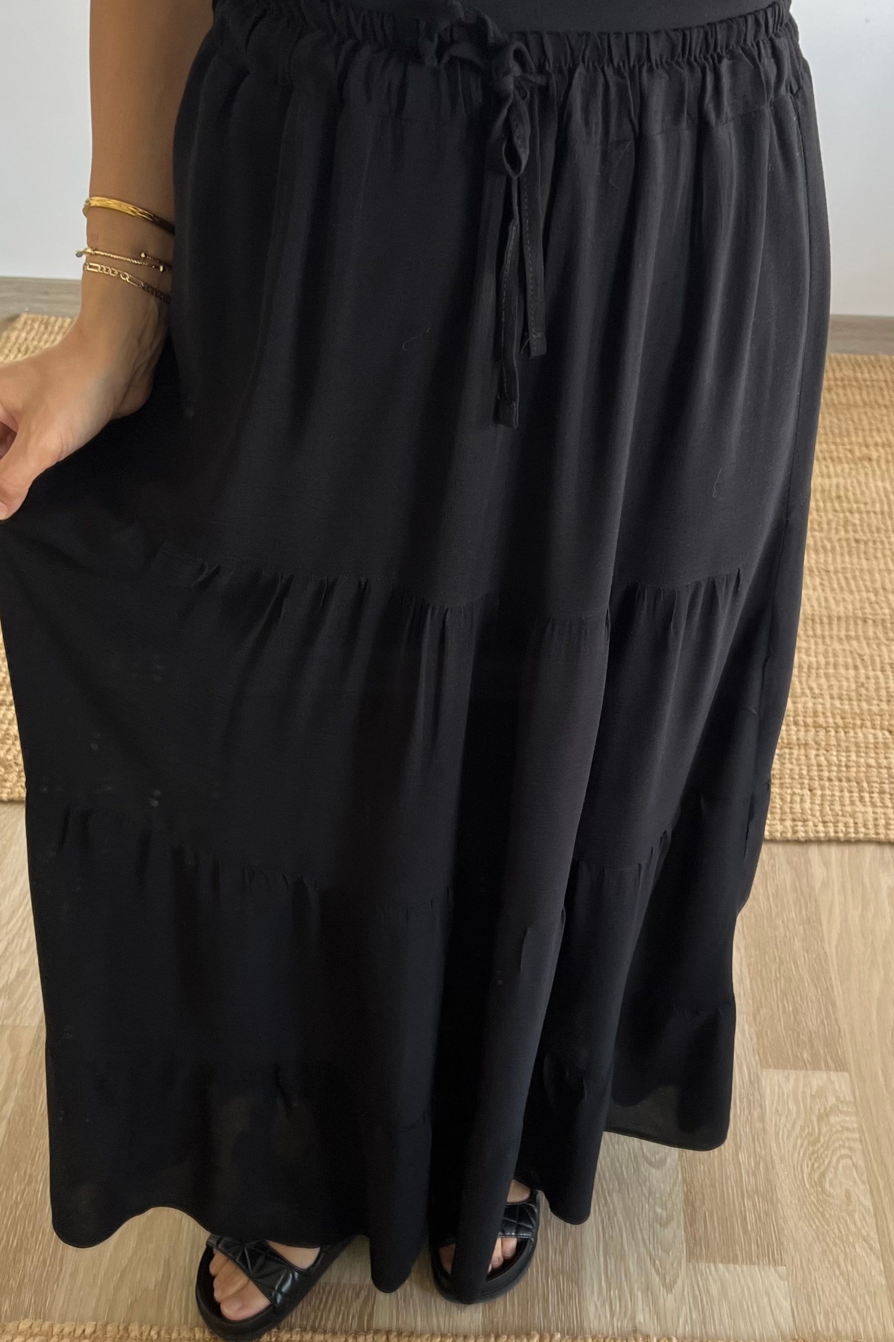Siyah Astarlı Beli Lastikli Bohem Etek uygun fiyatlarda www.butikhola.com adresinde