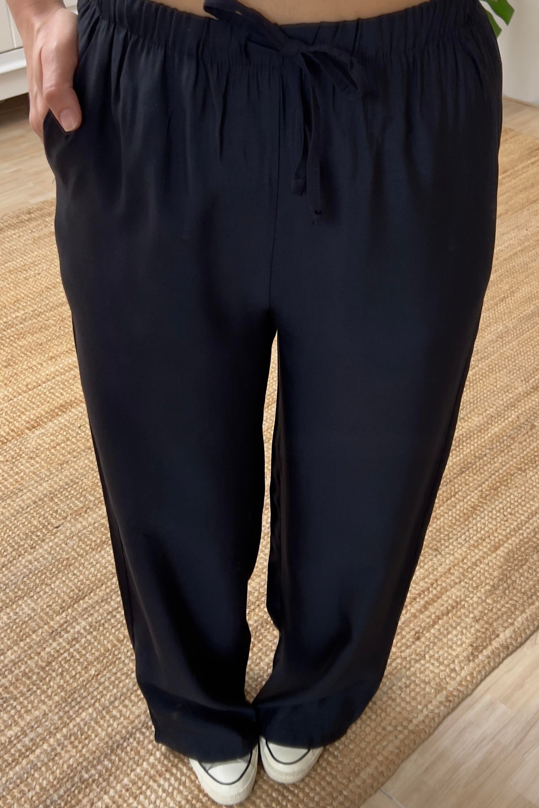 Siyah Beli İpli Tensel Pantolon uygun fiyatlarda www.butikhola.com adresinde