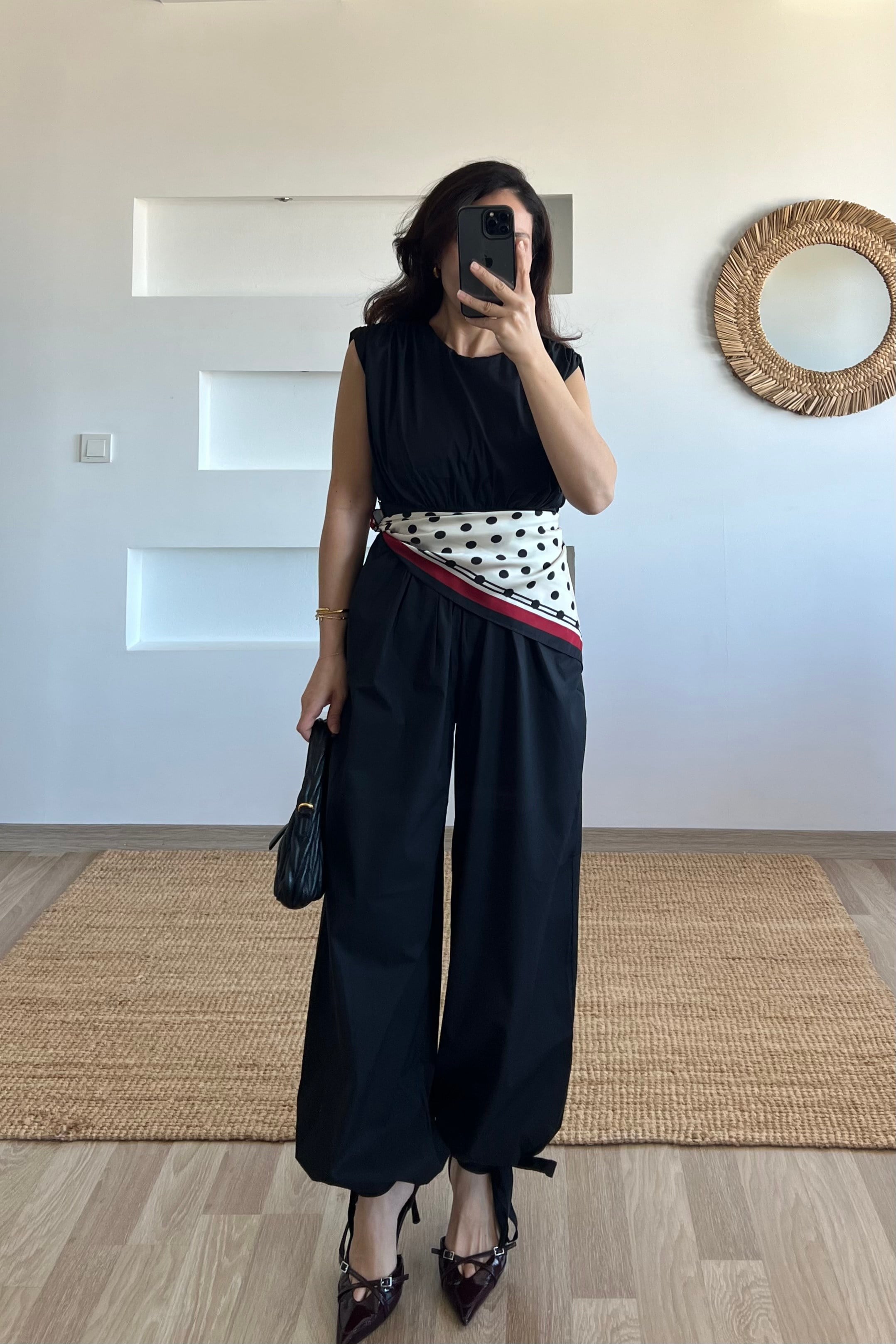 Siyah Beli Lastikli Tulum uygun fiyatlarda www.butikhola.com adresinde