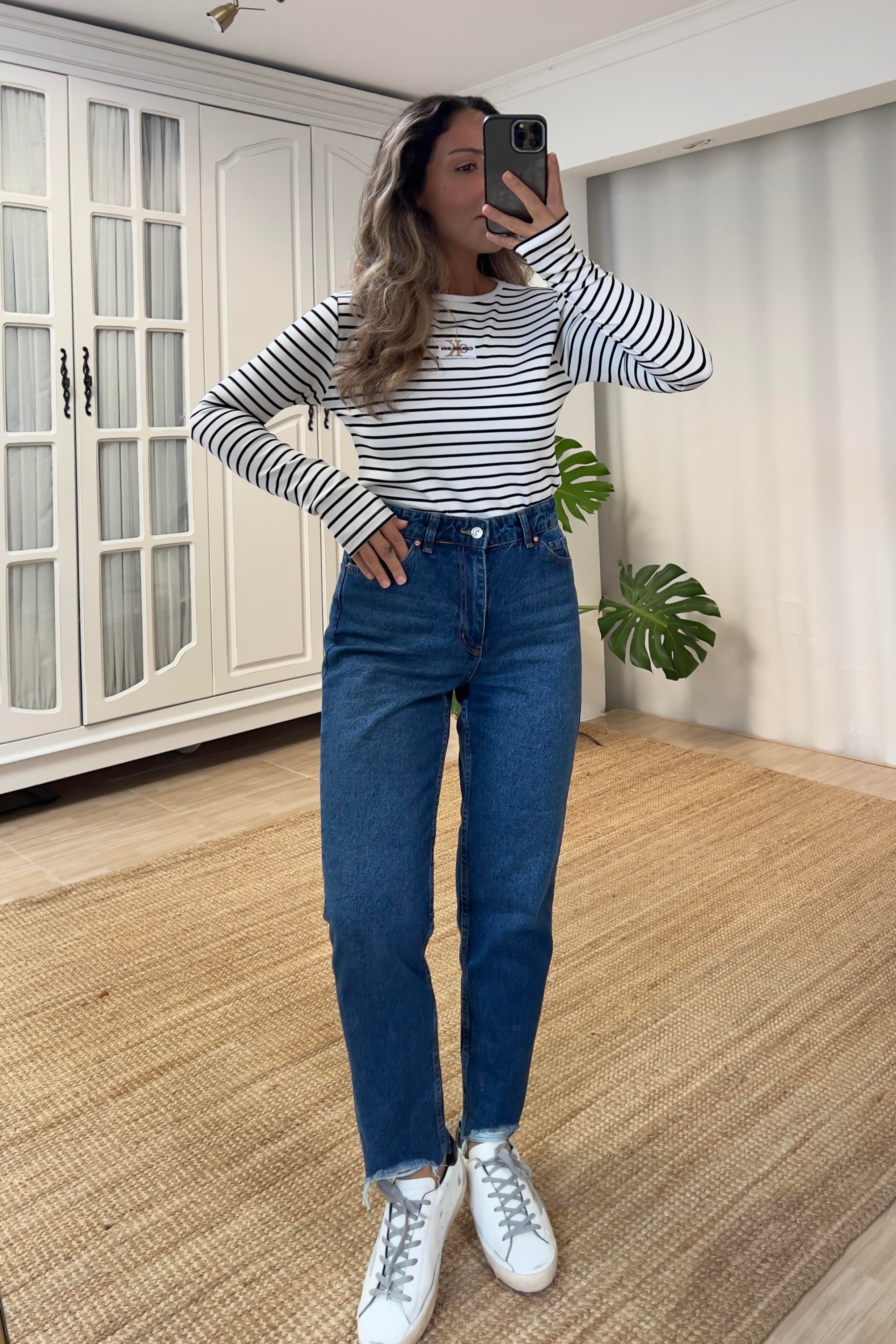 Siyah Beyaz Çizgili Logo Nakışlı İnce Sweatshirt uygun fiyatlarda www.butikhola.com adresinde
