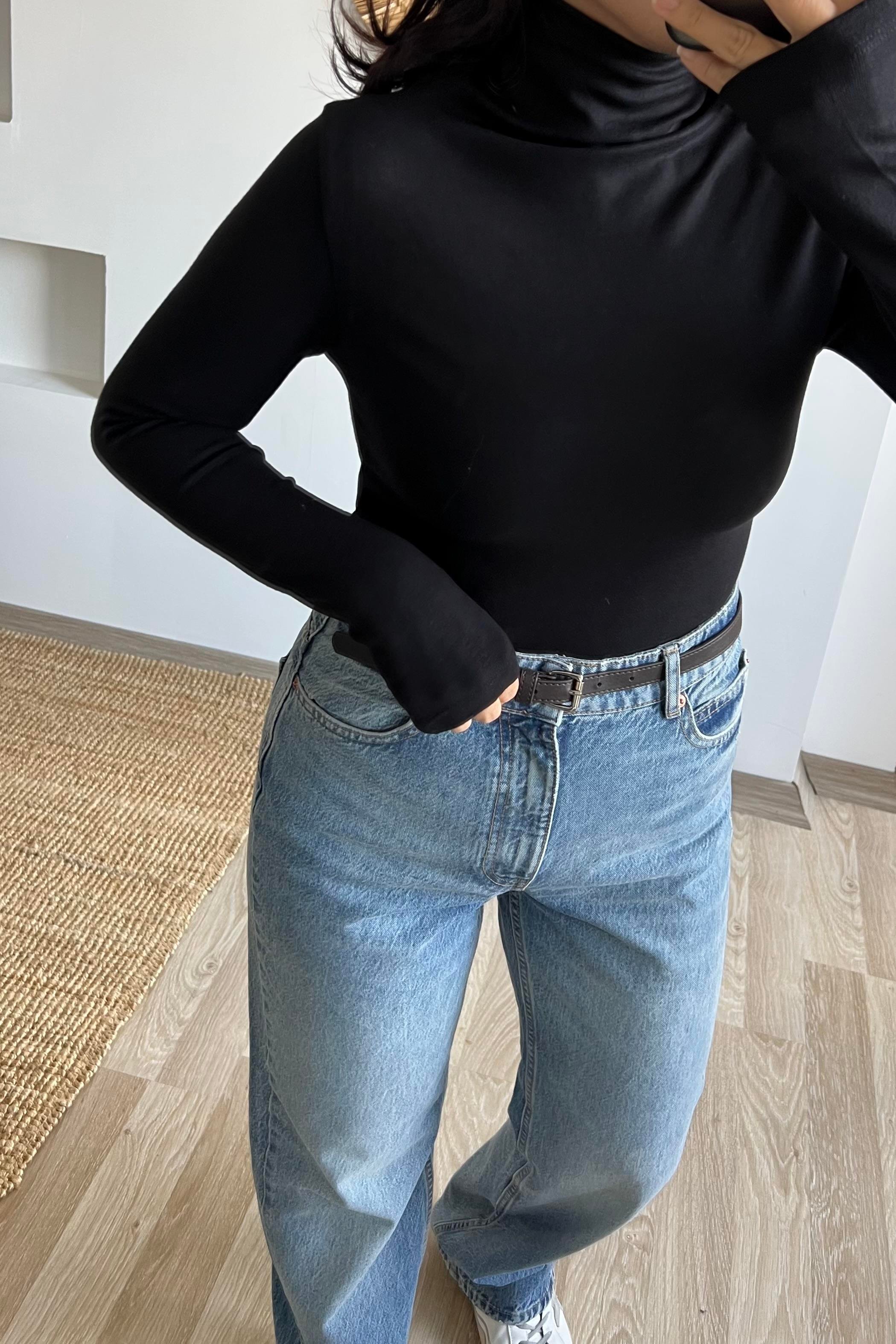 Siyah Boğazlı Yumuşak Dokulu Bluz  uygun fiyatlarda www.butikhola.com adresinde
