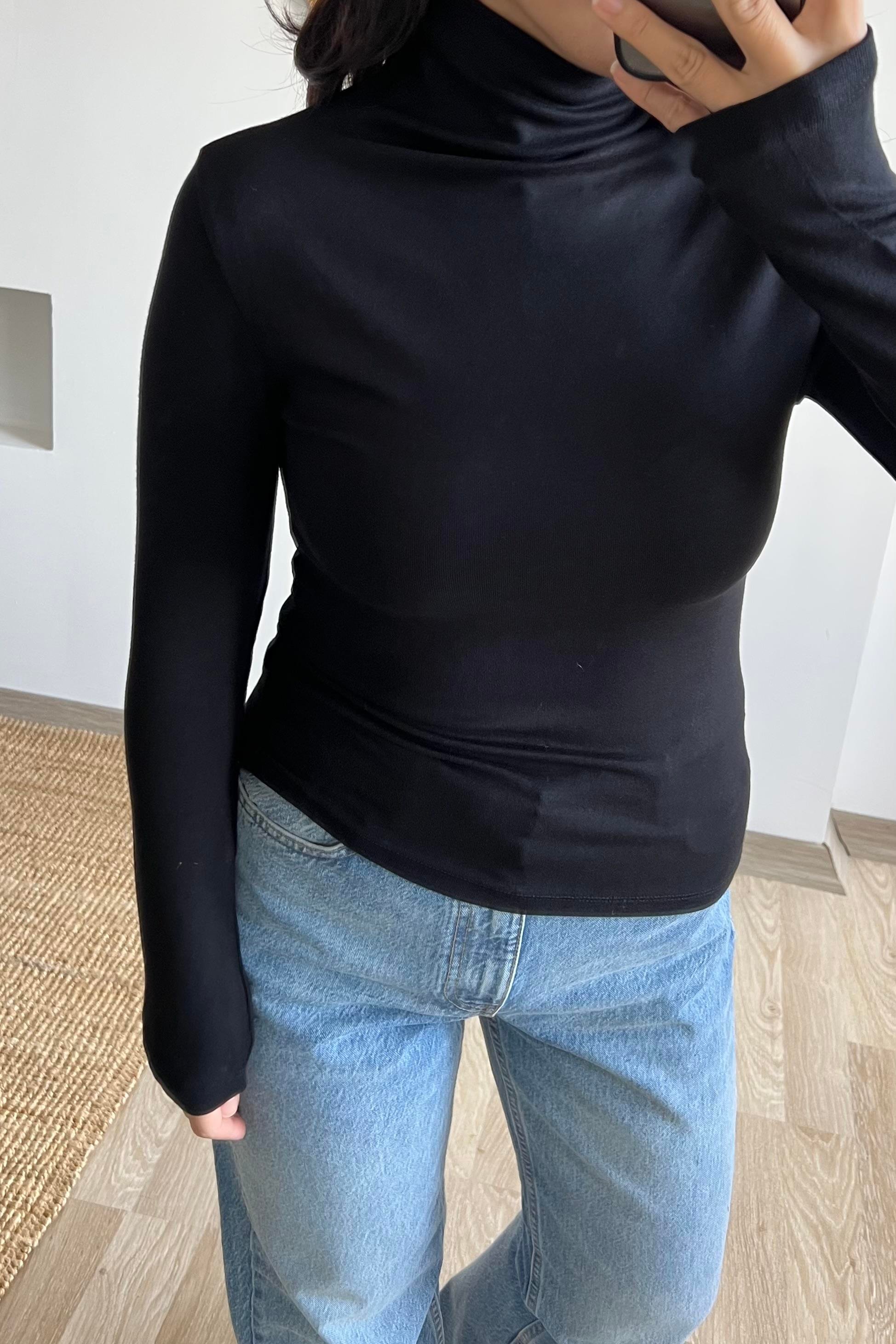 Siyah Boğazlı Yumuşak Dokulu Bluz  uygun fiyatlarda www.butikhola.com adresinde