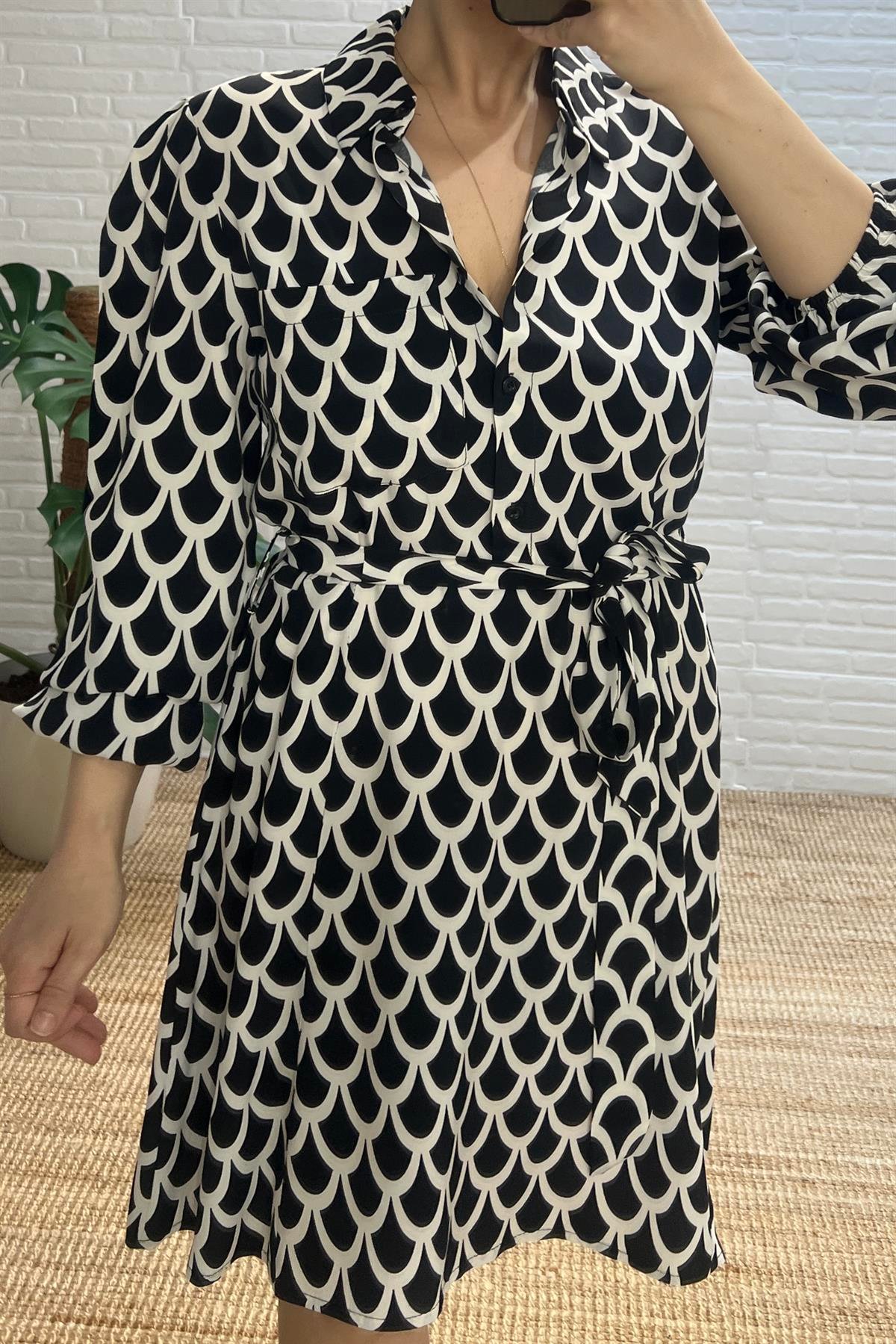 Siyah Cep Detaylı Kuşaklı Elbise uygun fiyatlarda www.butikhola.com adresinde