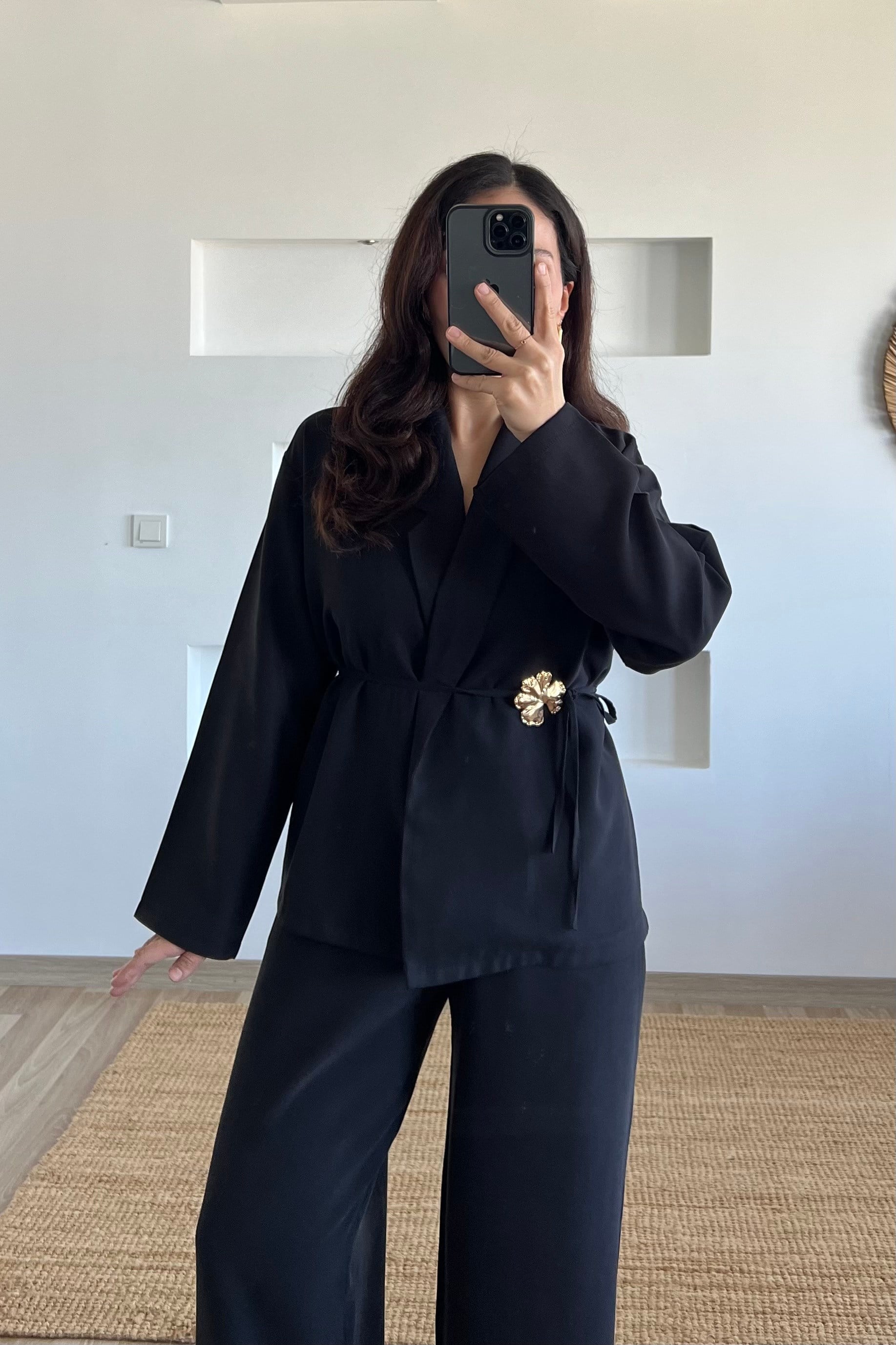 Siyah Çıkarılabilir Broşlu Kimono Pantolon Takım uygun fiyatlarda www.butikhola.com adresinde
