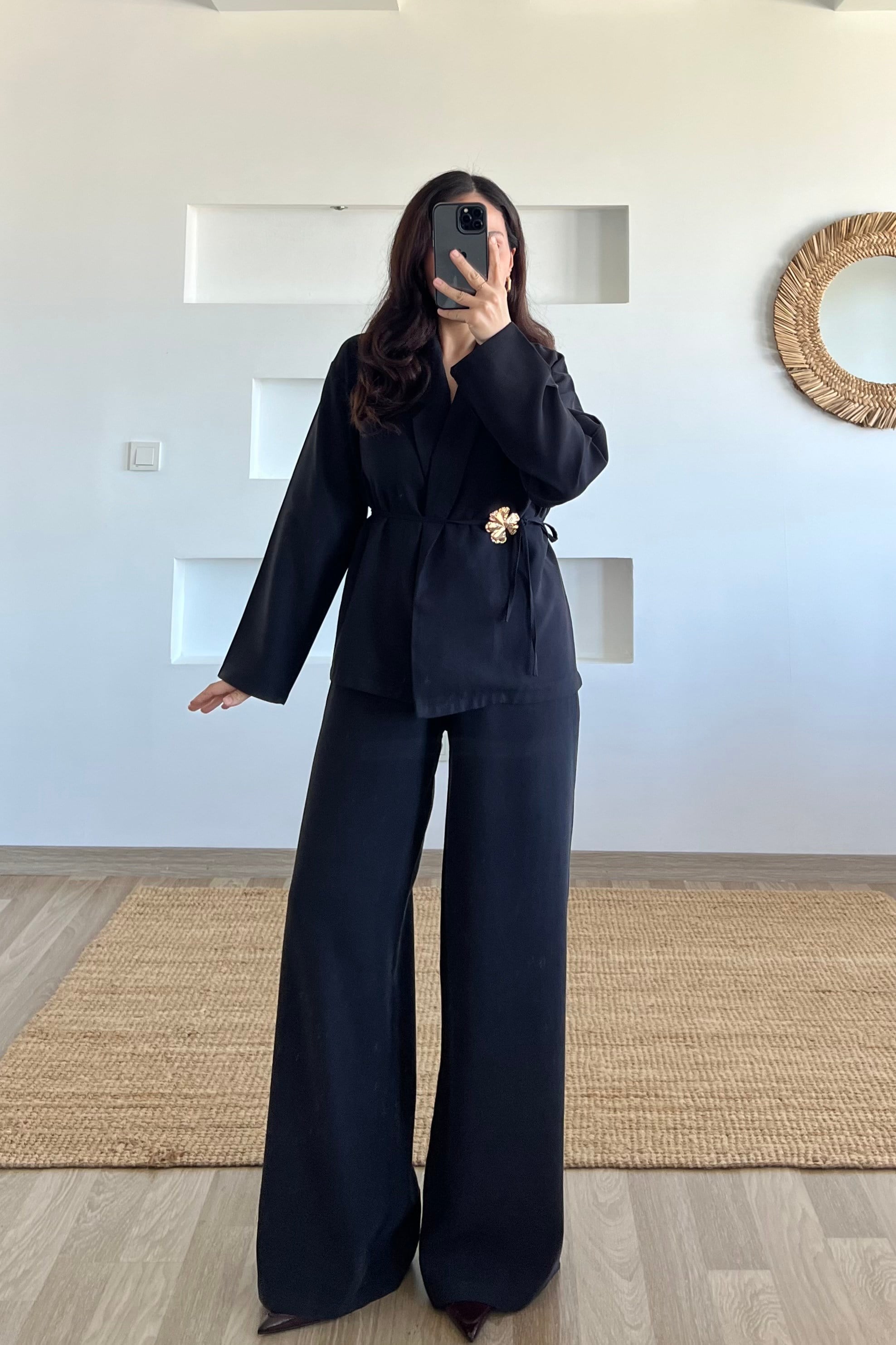 Siyah Çıkarılabilir Broşlu Kimono Pantolon Takım uygun fiyatlarda www.butikhola.com adresinde