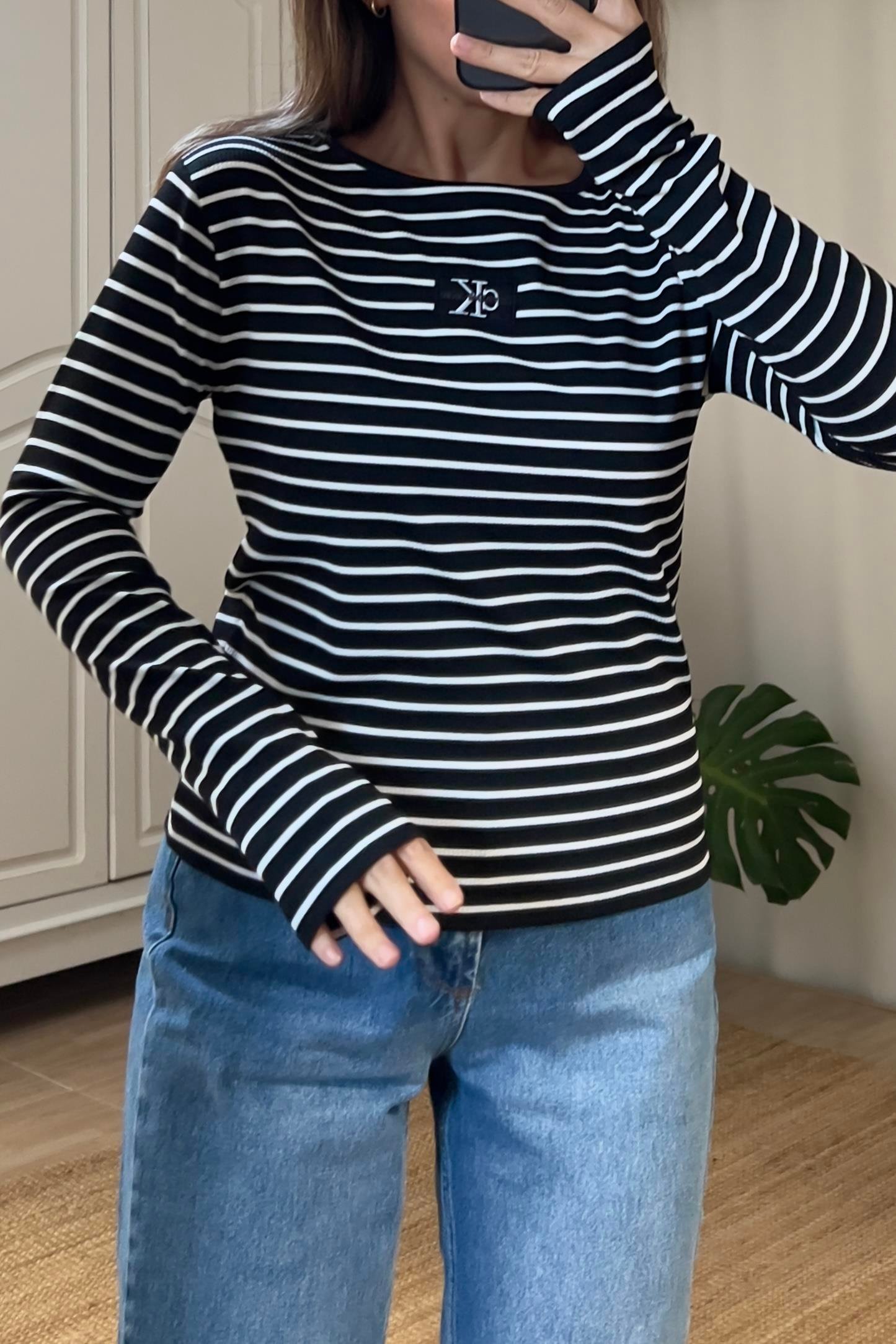 Siyah Çizgili Logo Nakışlı İnce Sweatshirt uygun fiyatlarda www.butikhola.com adresinde