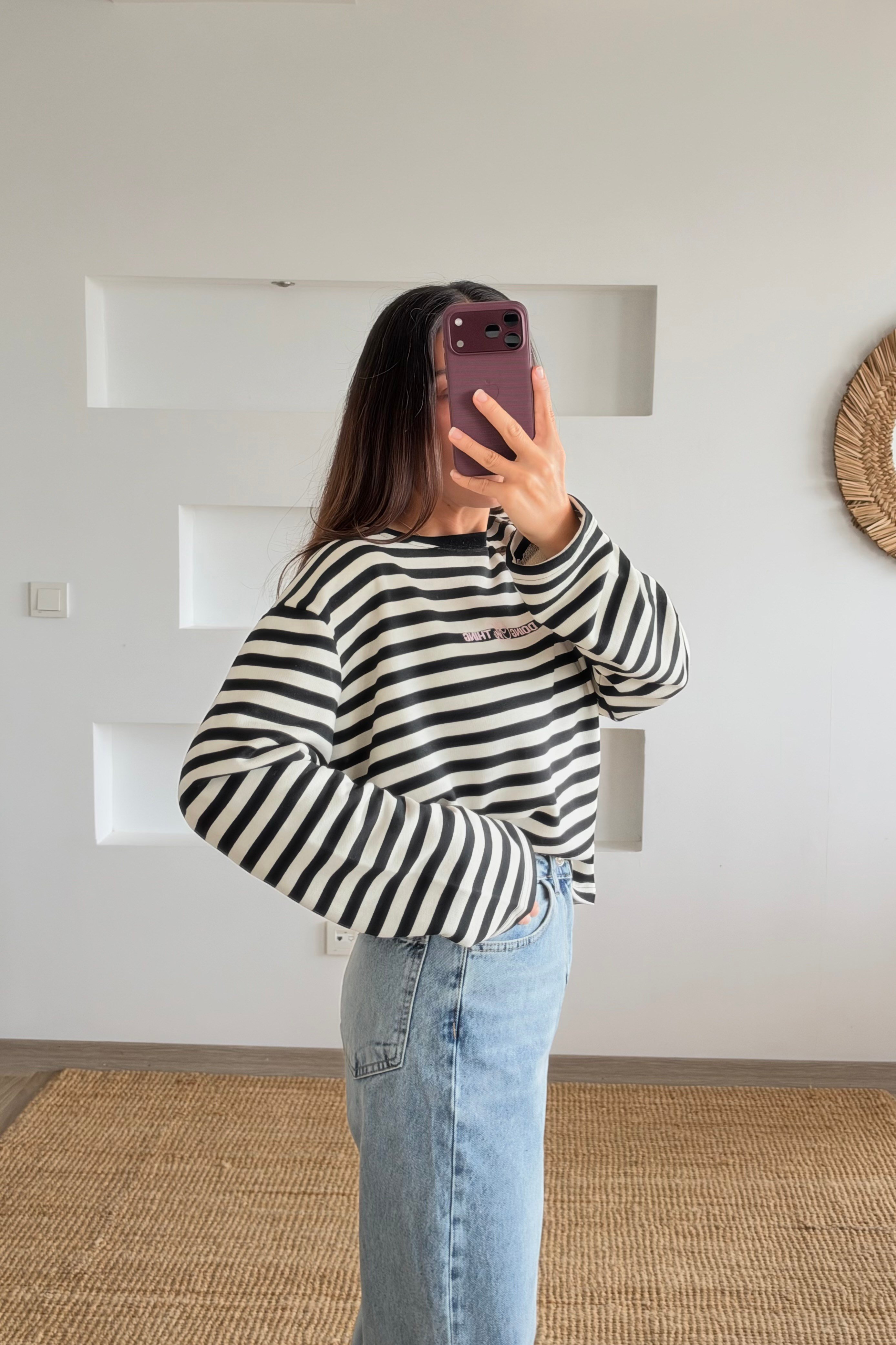 Siyah Çizgili Nakış Detaylı Sweatshirt uygun fiyatlarda www.butikhola.com adresinde