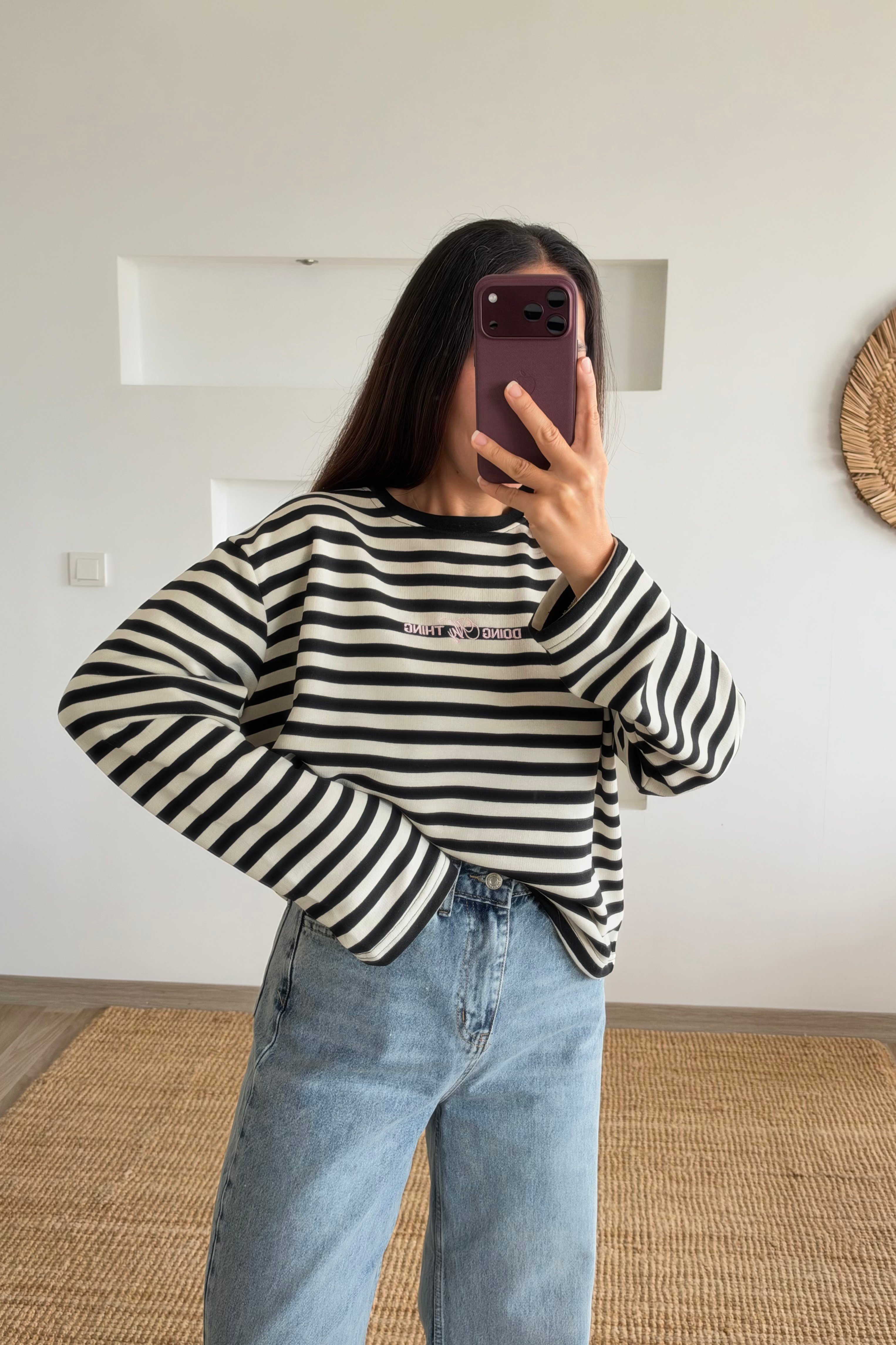 Siyah Çizgili Nakış Detaylı Sweatshirt uygun fiyatlarda www.butikhola.com adresinde