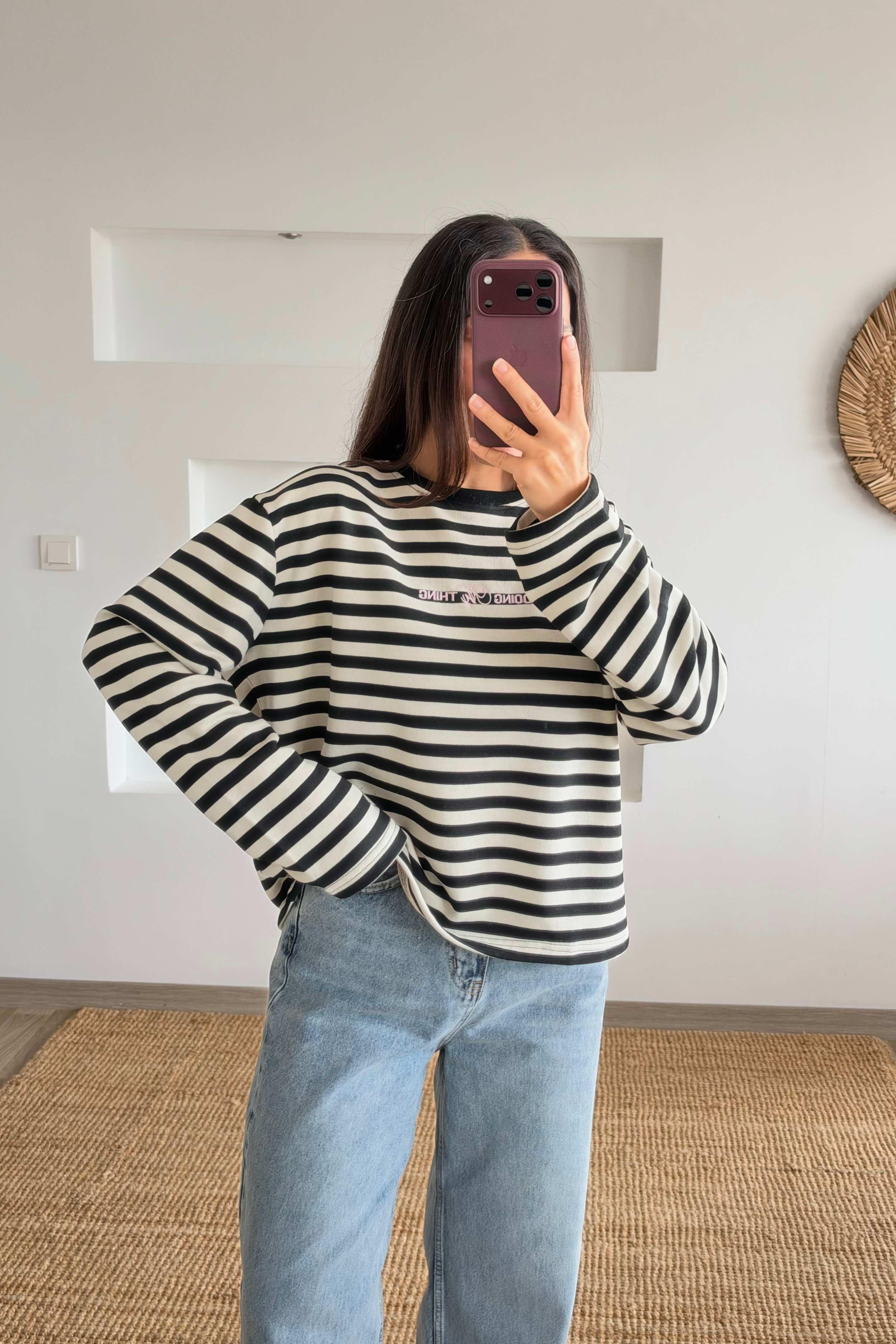 Siyah Çizgili Nakış Detaylı Sweatshirt uygun fiyatlarda www.butikhola.com adresinde