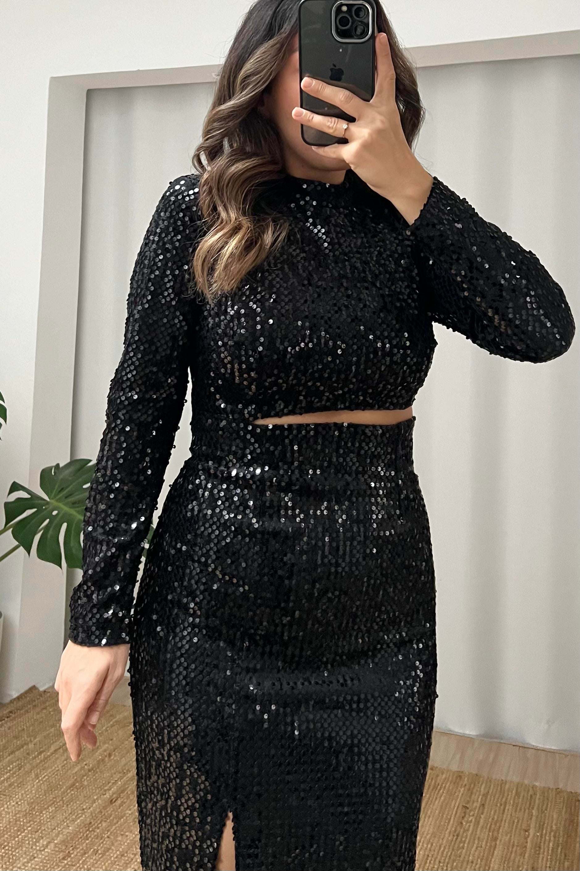 Siyah Cut Out Detaylı Pullu Yırtmaçlı Elbise uygun fiyatlarda www.butikhola.com adresinde