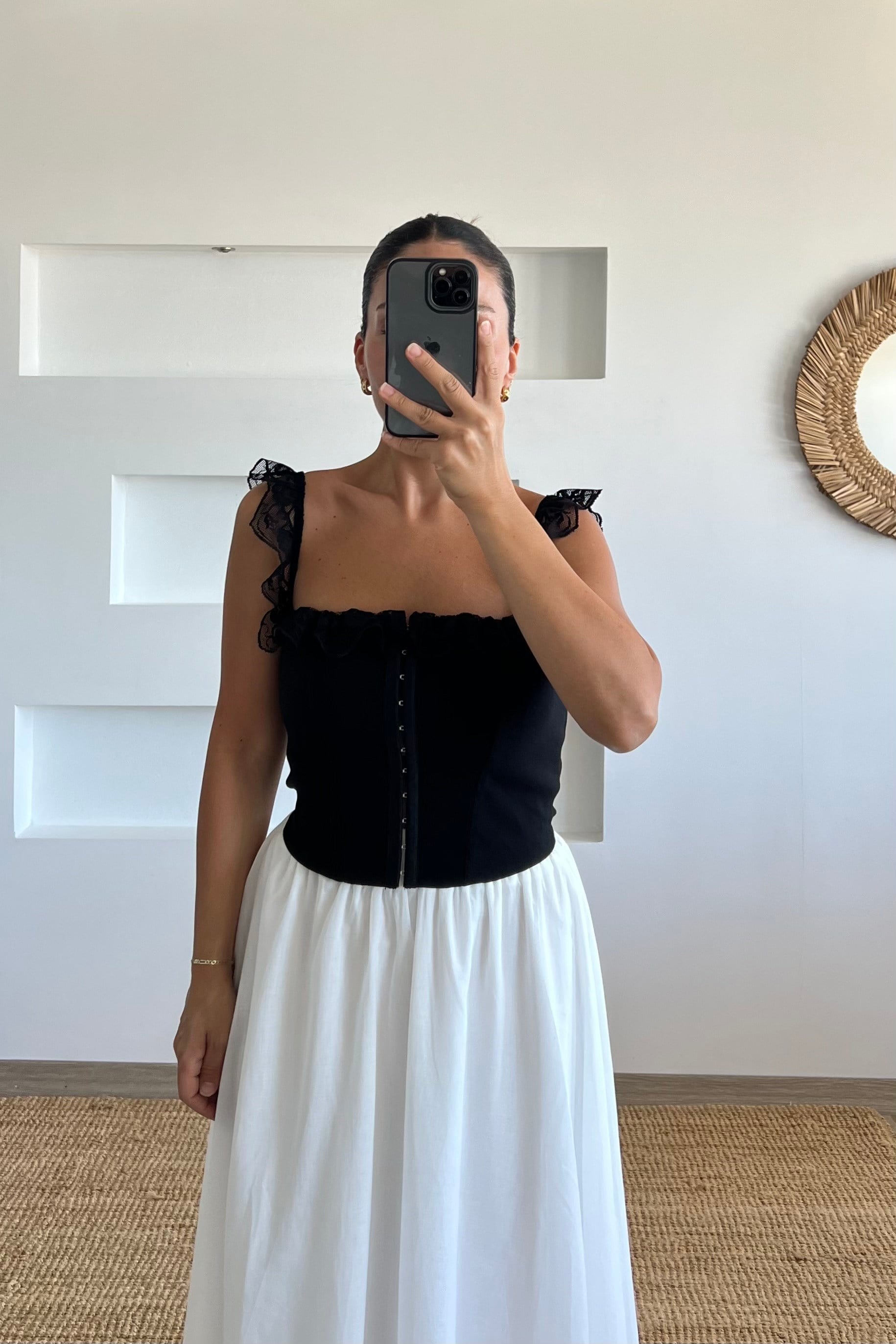Siyah Dantel Detaylı Korse Bluz uygun fiyatlarda www.butikhola.com adresinde