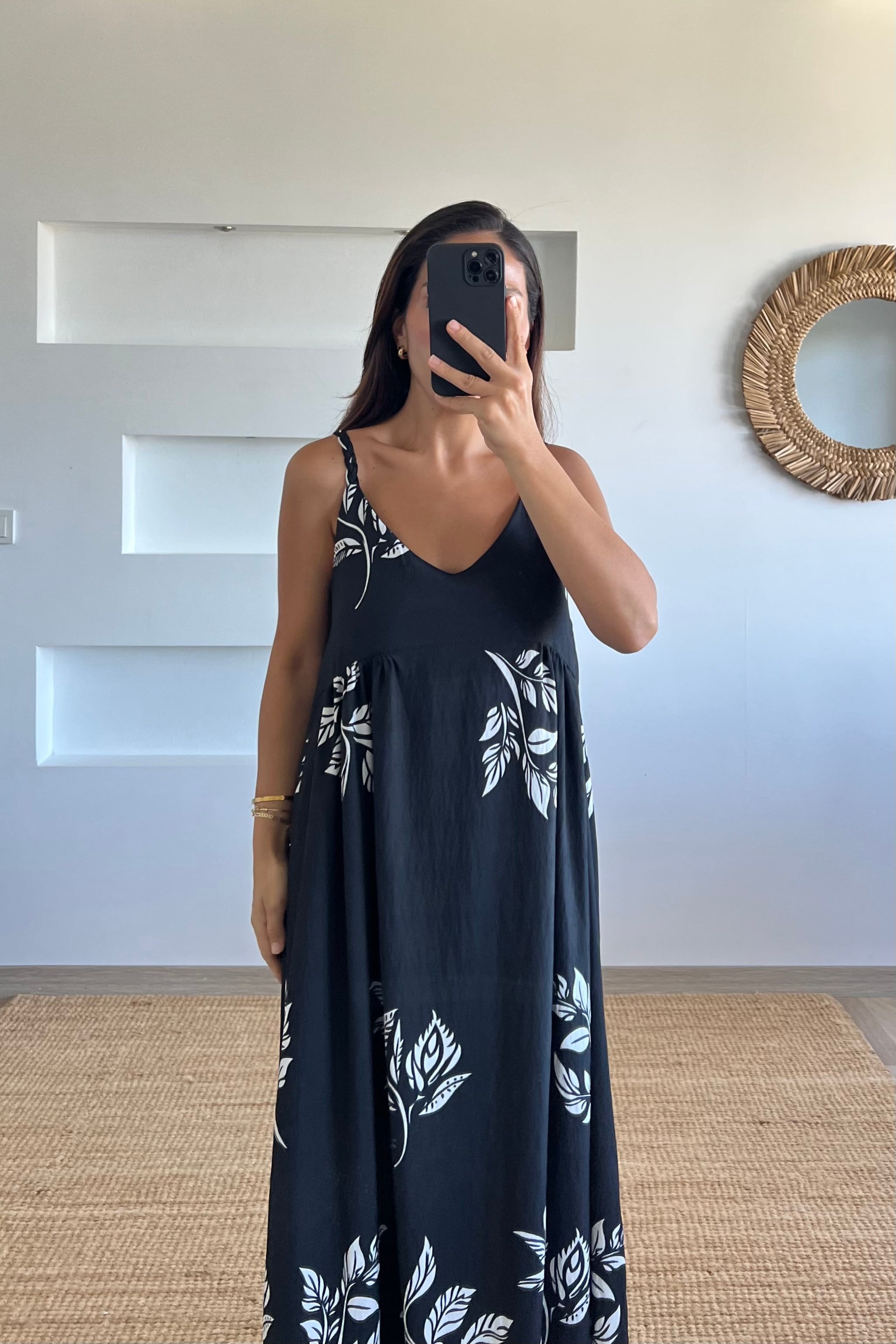 Siyah Desenli Eteği Püsküllü Elbise uygun fiyatlarda www.butikhola.com adresinde