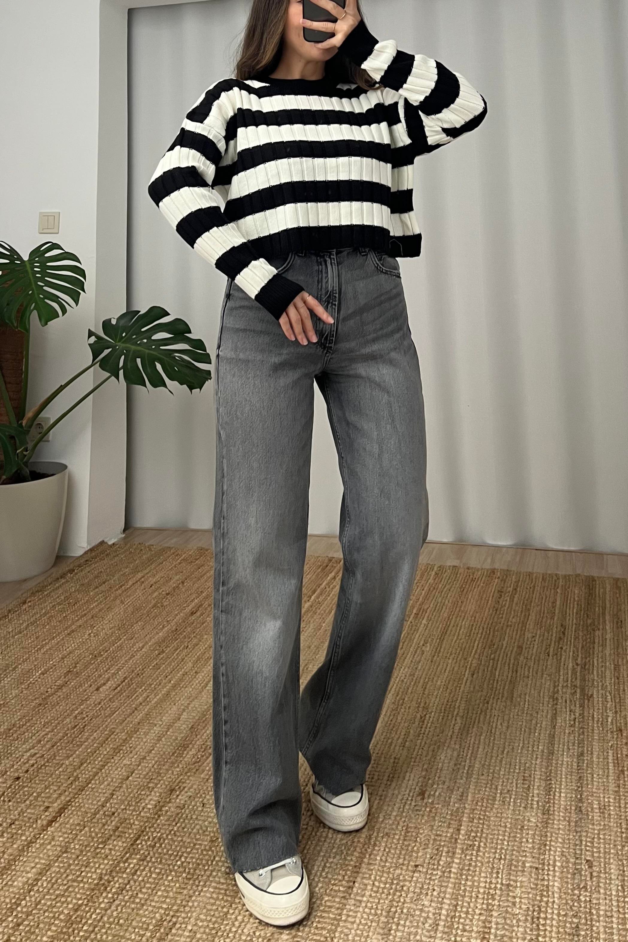 Siyah Ekru Çizgili Crop Kazak uygun fiyatlarda www.butikhola.com adresinde