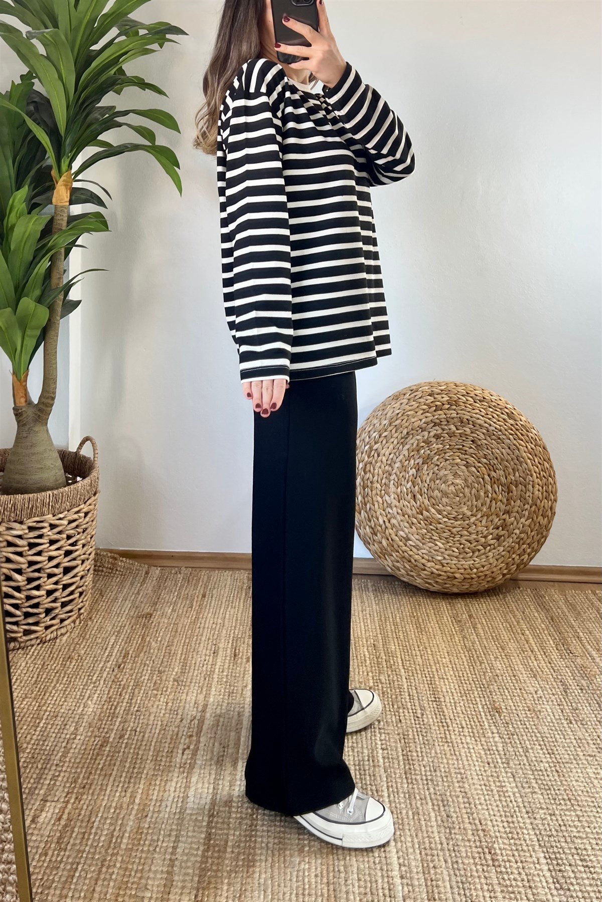 Siyah Ekru Çizgili Oversize Sweatshirt uygun fiyatlarda www.butikhola.com adresinde