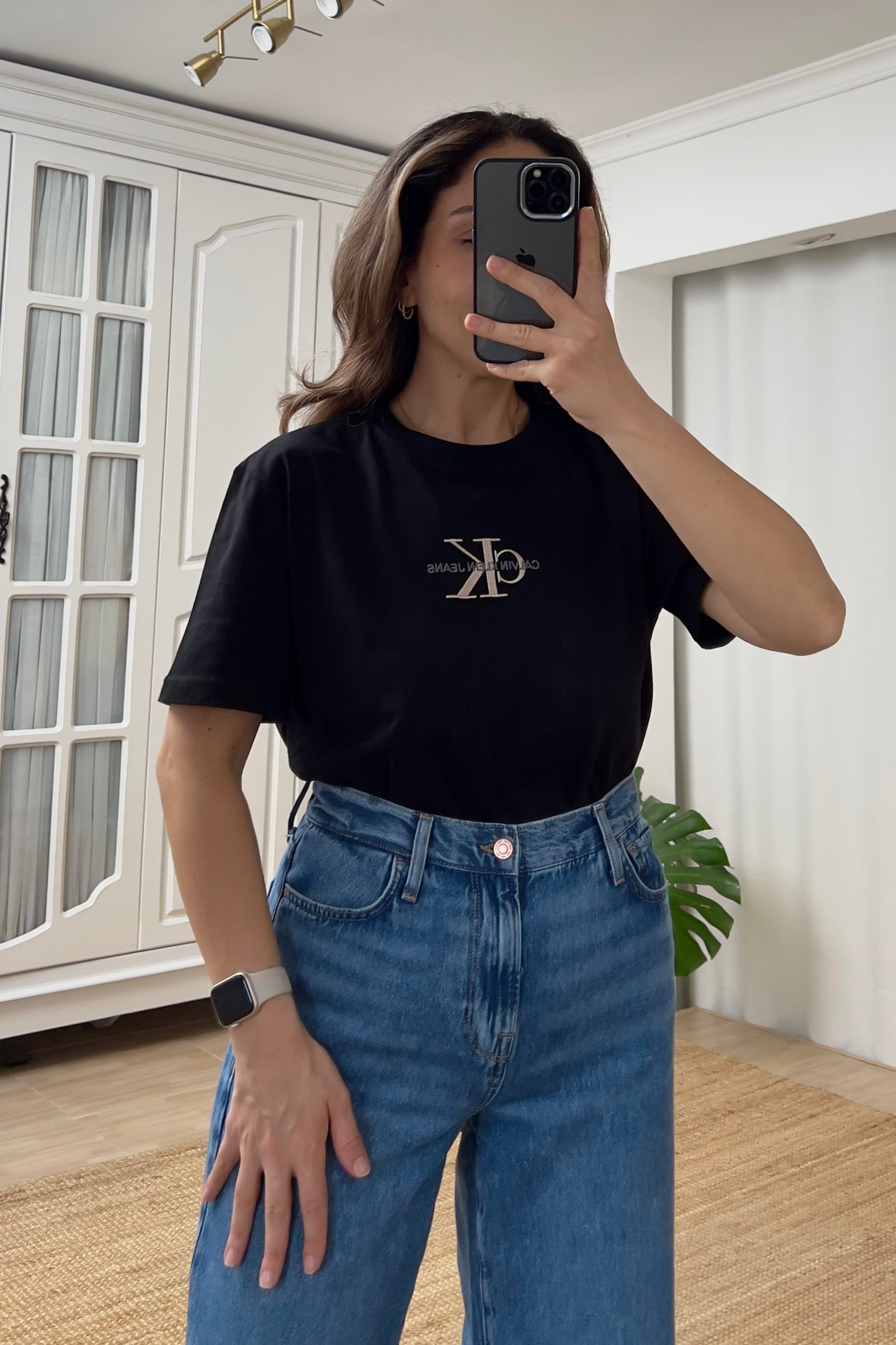 Siyah Gold Nakışlı Logolu Tshirt uygun fiyatlarda www.butikhola.com adresinde