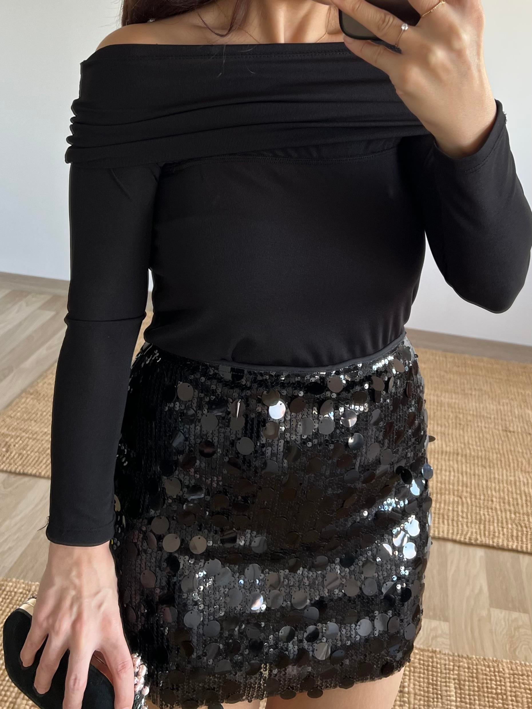 Siyah İçi Şortlu Pullu ve Payetli Etek uygun fiyatlarda www.butikhola.com adresinde