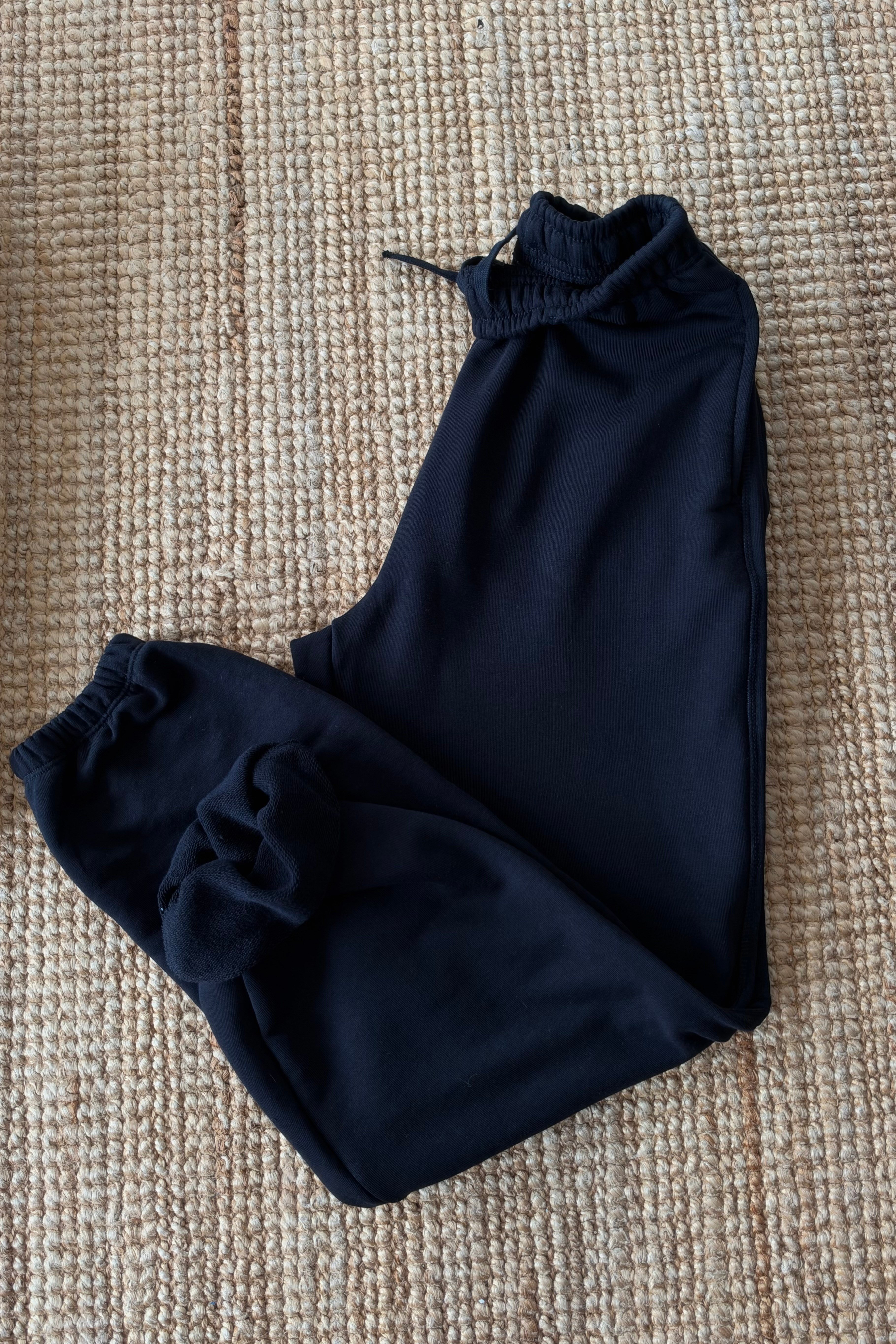 Siyah Jogger Eşofman uygun fiyatlarda www.butikhola.com adresinde